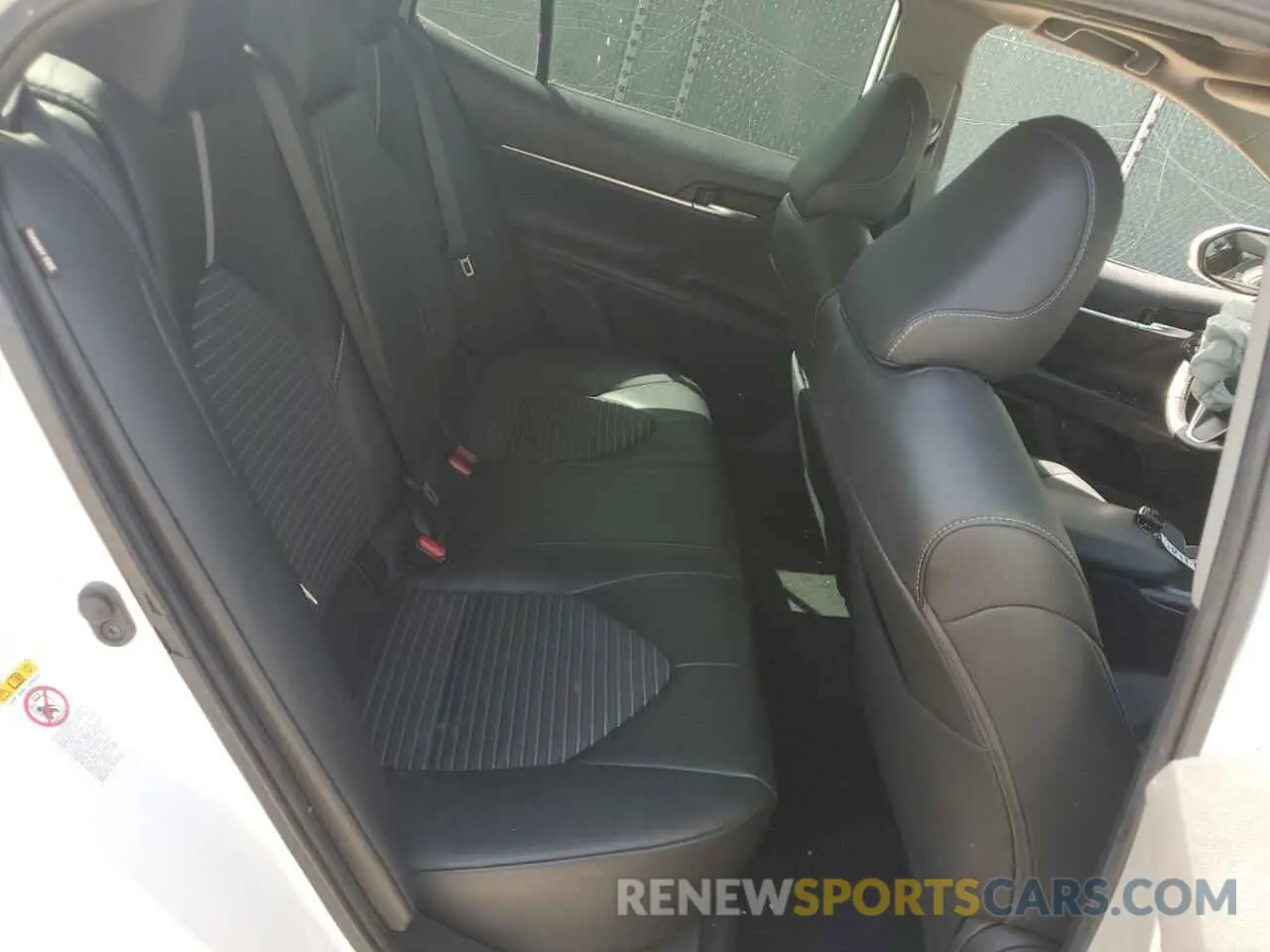 10 Photograph of a damaged car 4T1B11HK7KU211043 TOYOTA CAMRY 2019