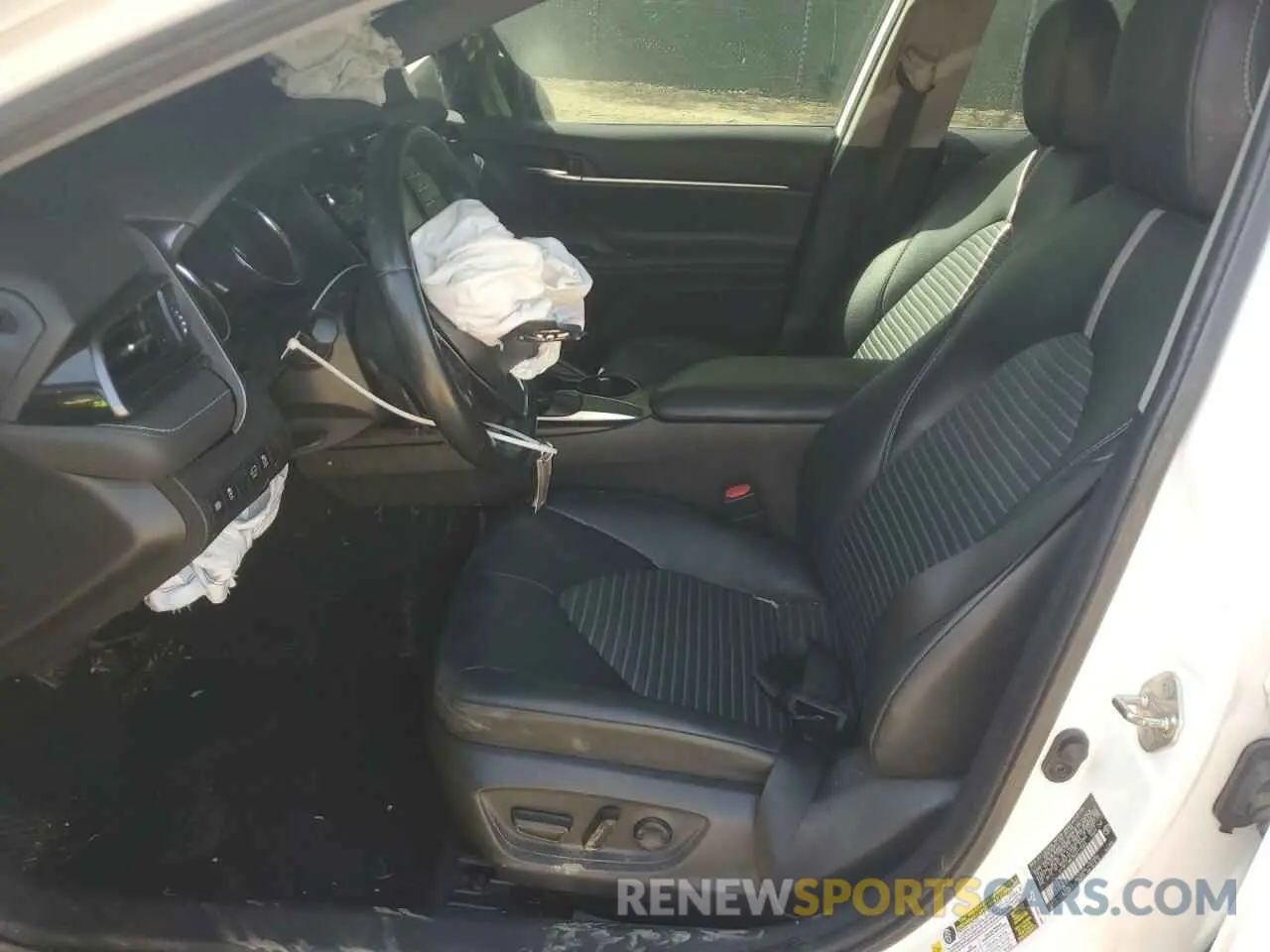 7 Photograph of a damaged car 4T1B11HK7KU211043 TOYOTA CAMRY 2019