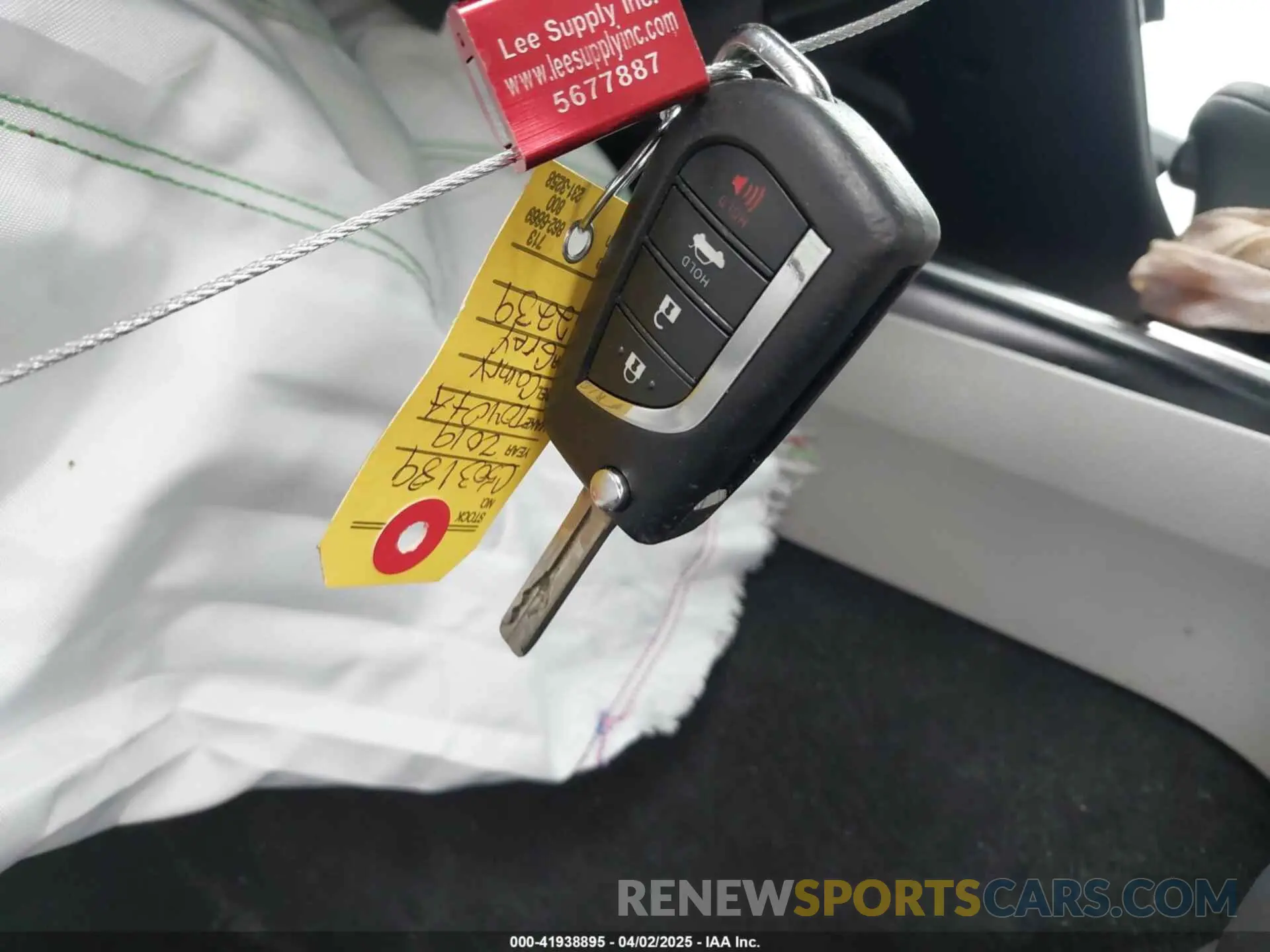 11 Photograph of a damaged car 4T1B11HK7KU212239 TOYOTA CAMRY 2019