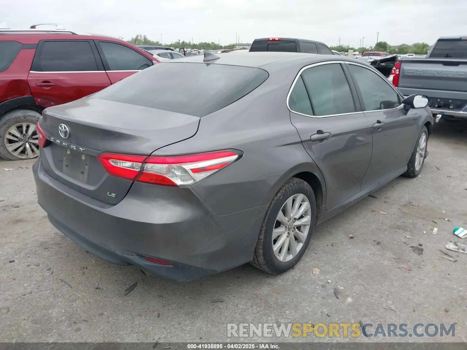 4 Photograph of a damaged car 4T1B11HK7KU212239 TOYOTA CAMRY 2019