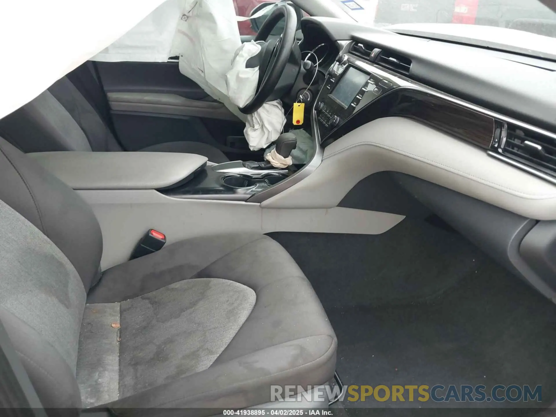 5 Photograph of a damaged car 4T1B11HK7KU212239 TOYOTA CAMRY 2019