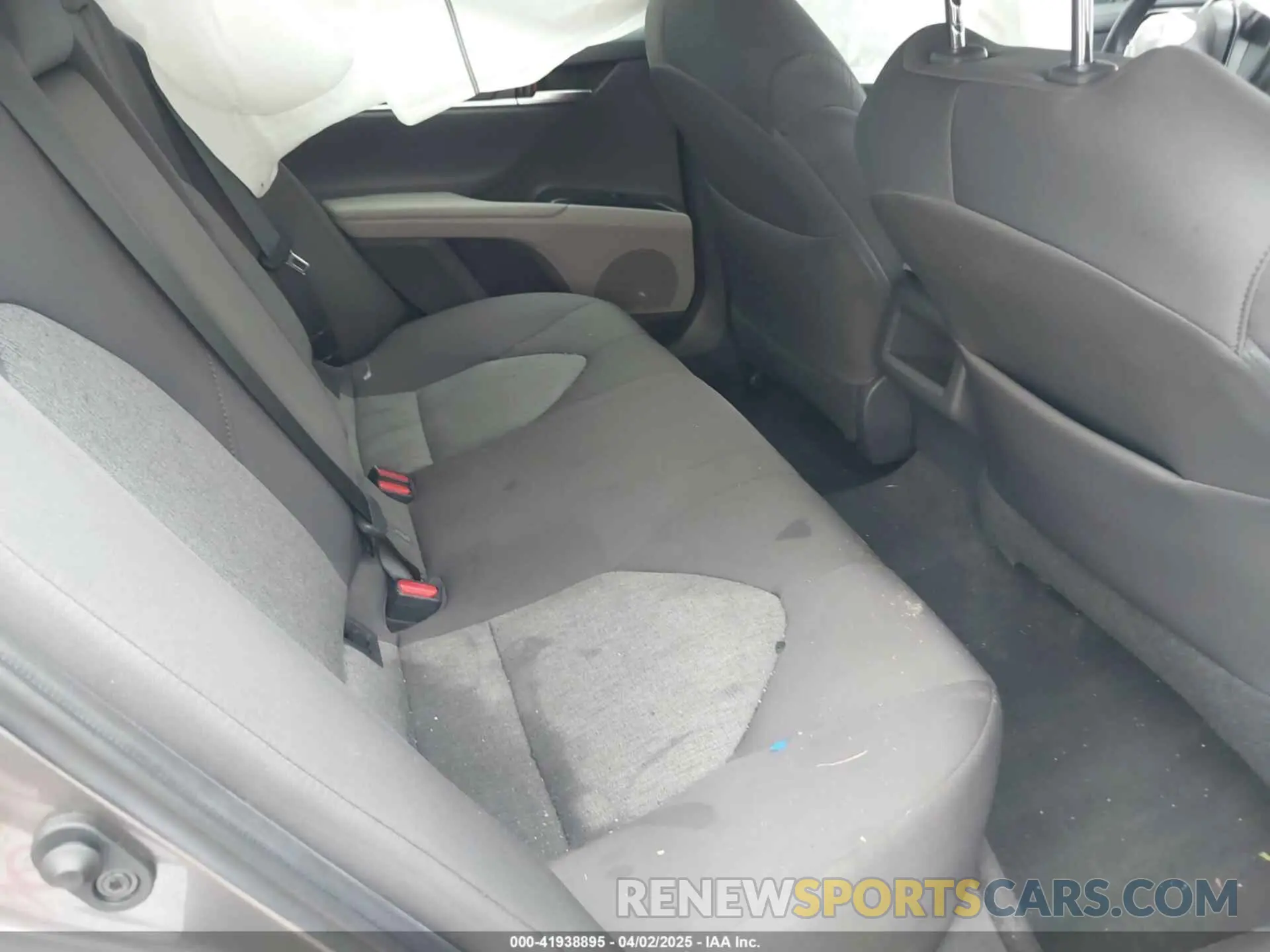 8 Photograph of a damaged car 4T1B11HK7KU212239 TOYOTA CAMRY 2019