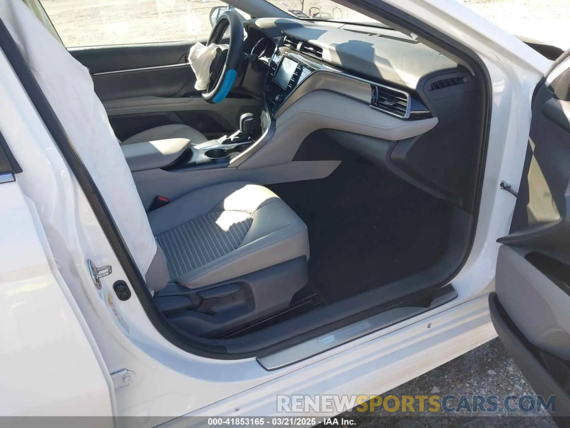 5 Photograph of a damaged car 4T1B11HK7KU212841 TOYOTA CAMRY 2019