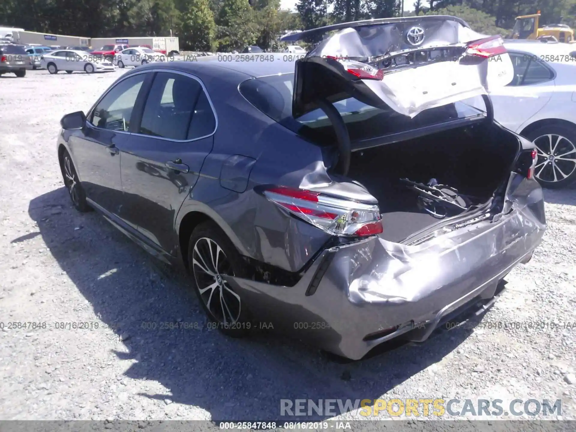 3 Photograph of a damaged car 4T1B11HK7KU215710 TOYOTA CAMRY 2019