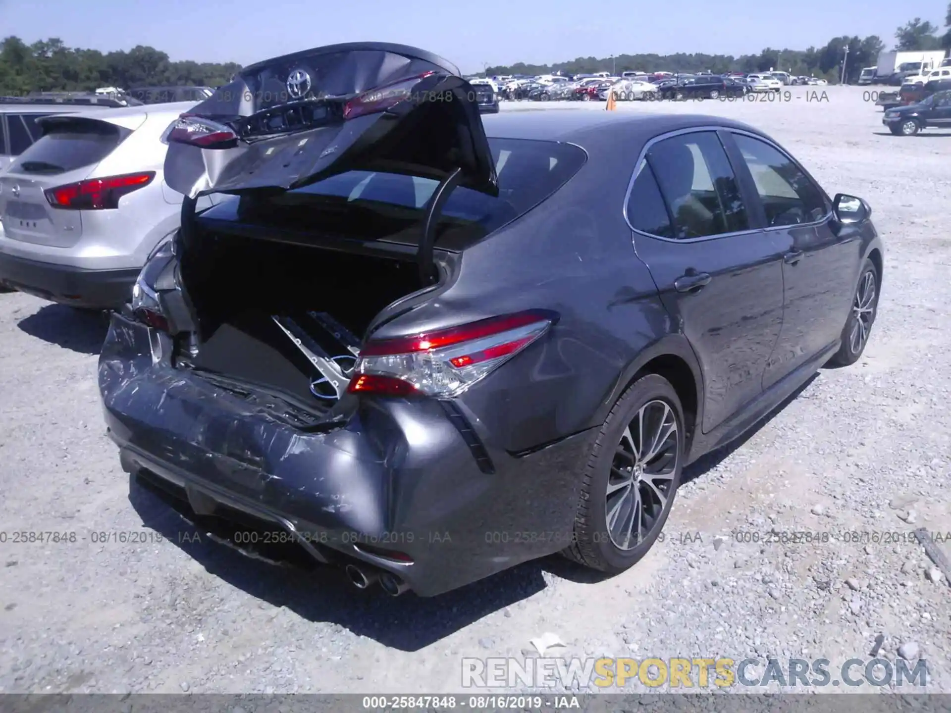 4 Photograph of a damaged car 4T1B11HK7KU215710 TOYOTA CAMRY 2019