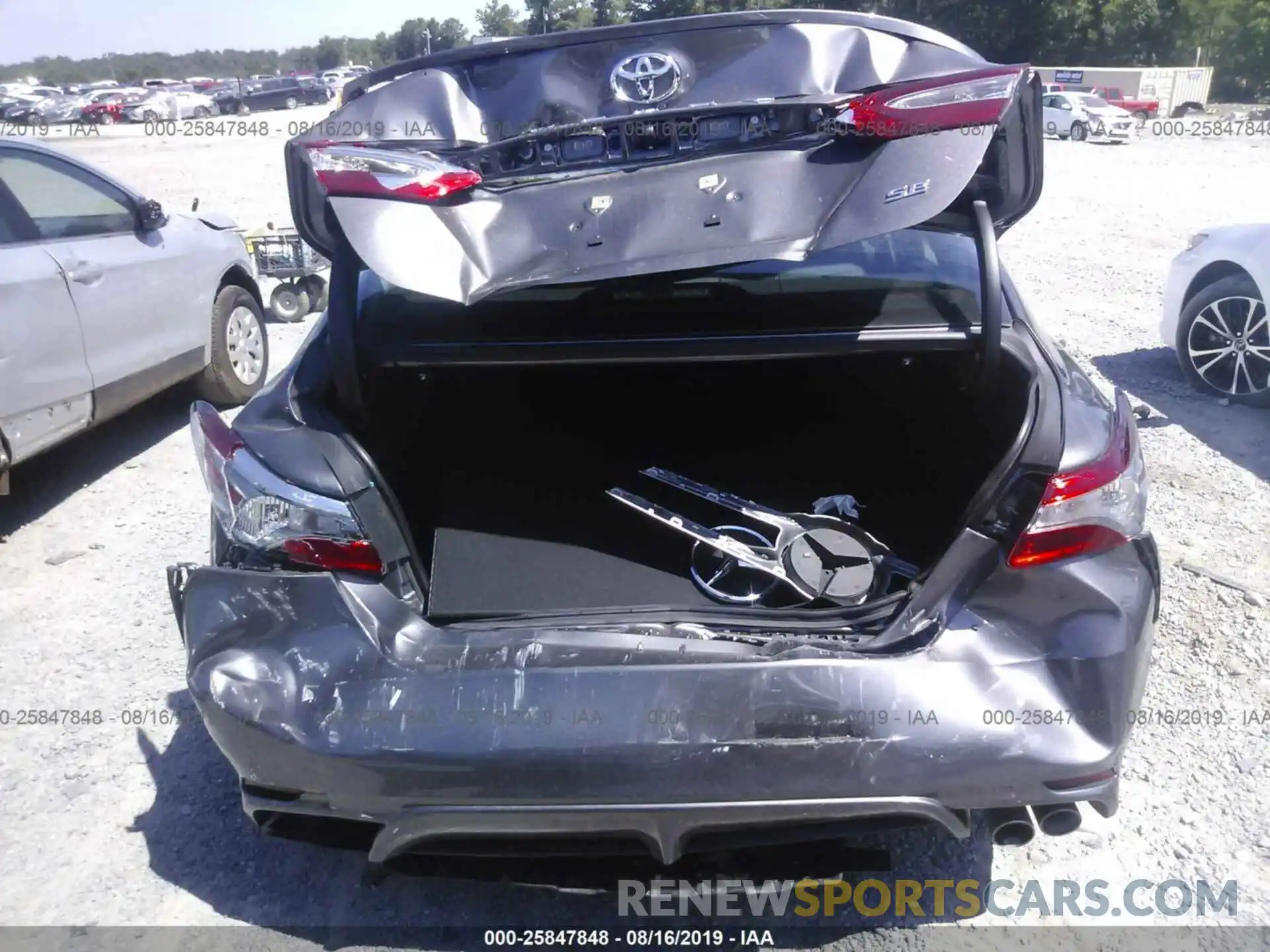 6 Photograph of a damaged car 4T1B11HK7KU215710 TOYOTA CAMRY 2019