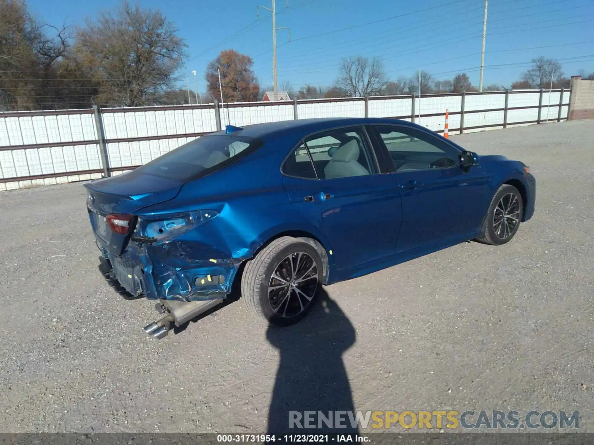 4 Photograph of a damaged car 4T1B11HK7KU219191 TOYOTA CAMRY 2019