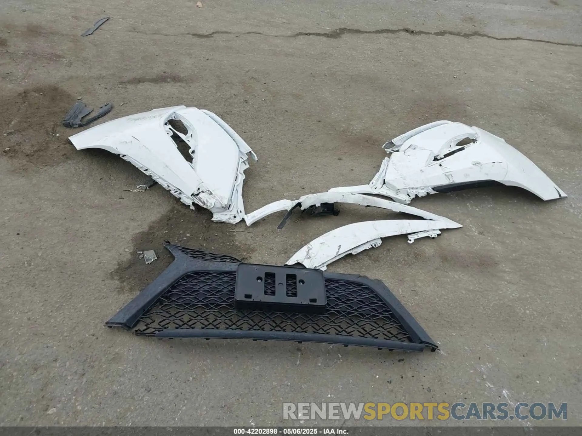 12 Photograph of a damaged car 4T1B11HK7KU223113 TOYOTA CAMRY 2019