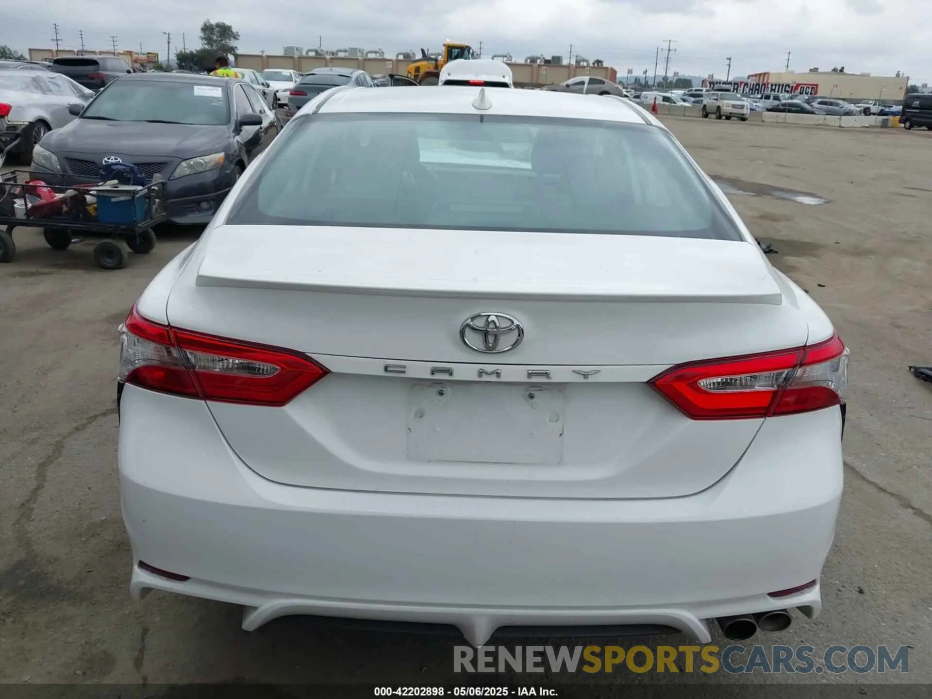 17 Photograph of a damaged car 4T1B11HK7KU223113 TOYOTA CAMRY 2019