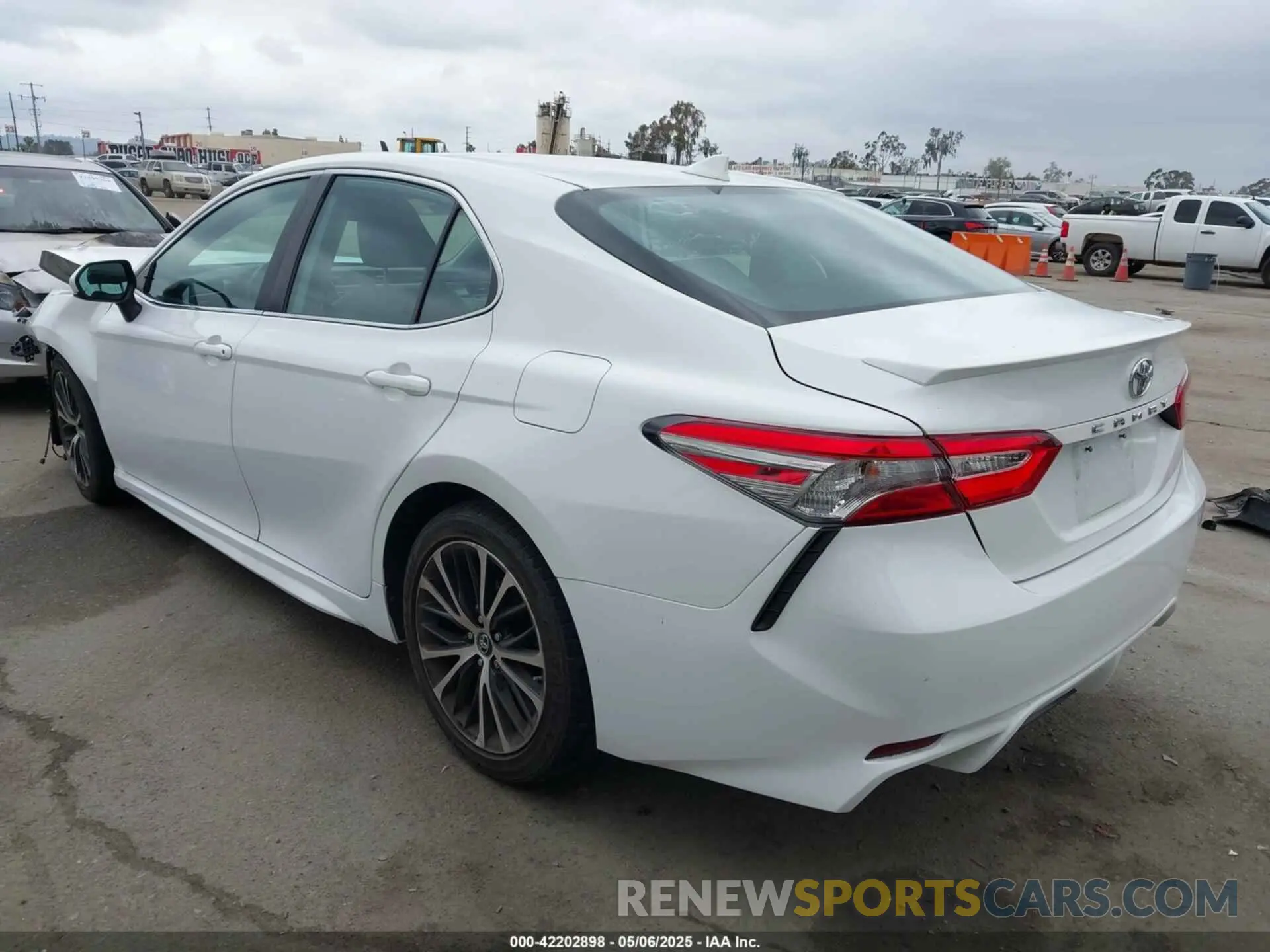 3 Photograph of a damaged car 4T1B11HK7KU223113 TOYOTA CAMRY 2019