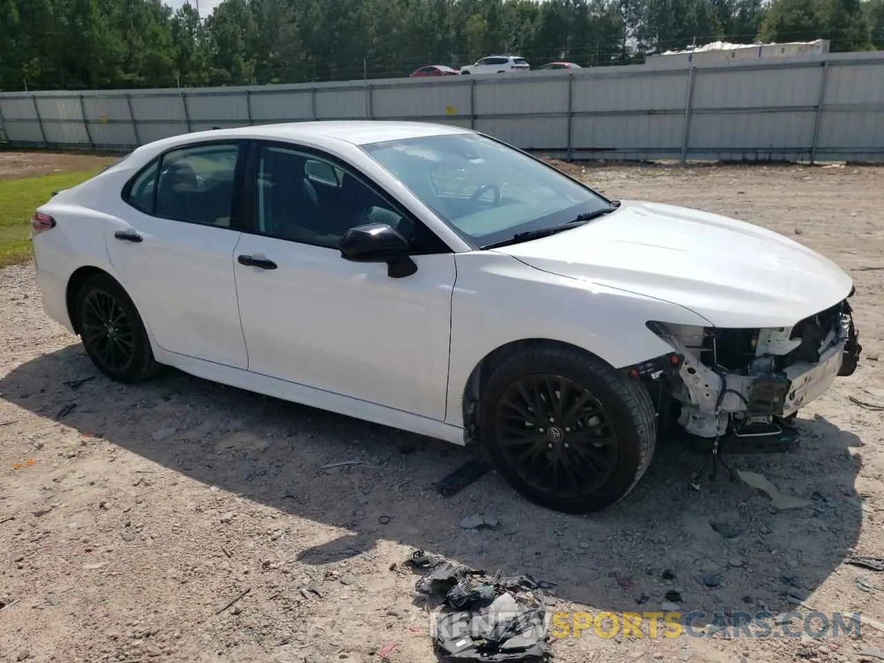 4 Photograph of a damaged car 4T1B11HK7KU233673 TOYOTA CAMRY 2019