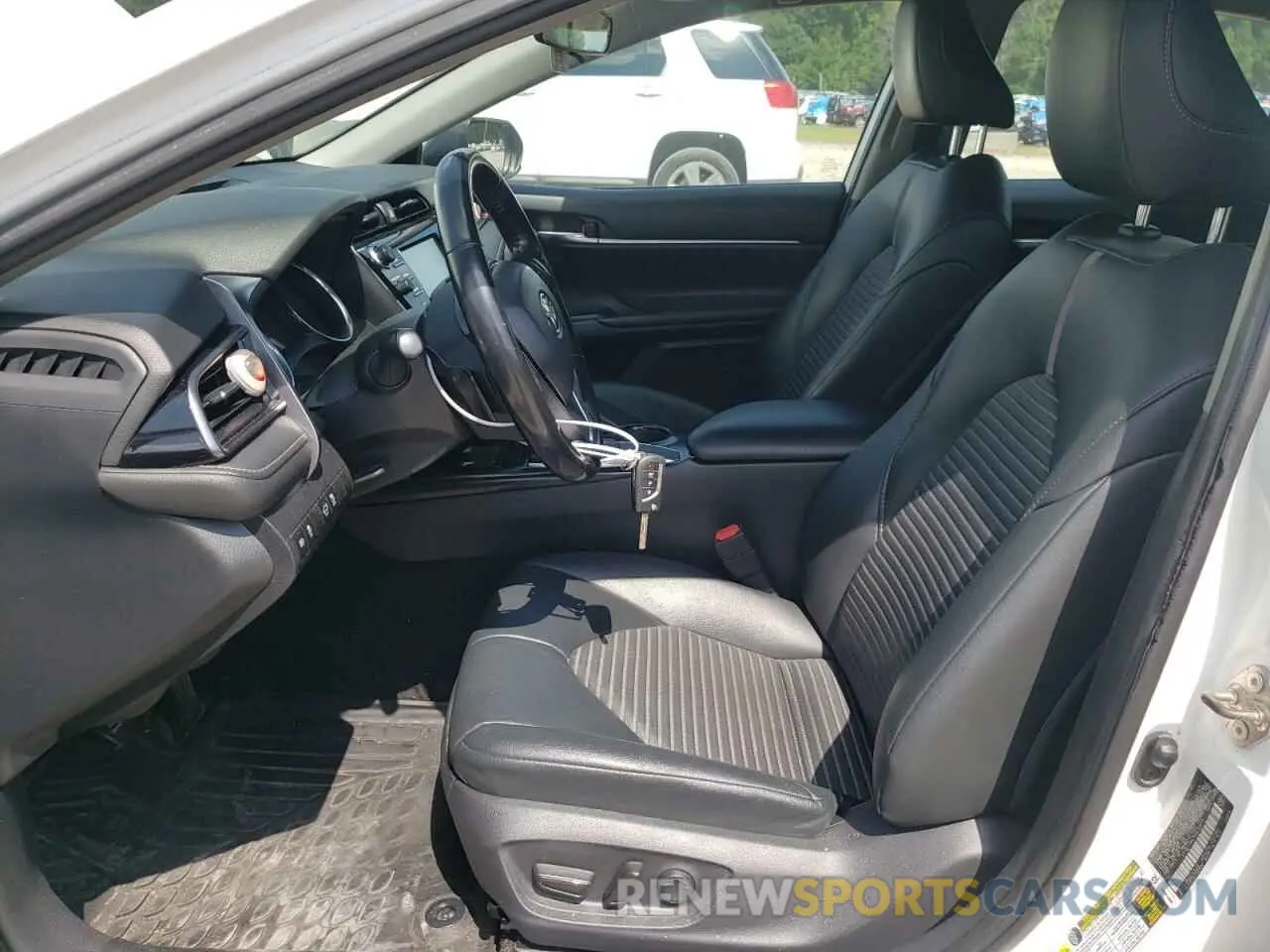 7 Photograph of a damaged car 4T1B11HK7KU233673 TOYOTA CAMRY 2019