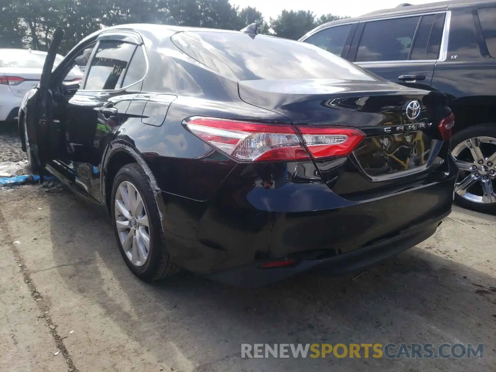 3 Photograph of a damaged car 4T1B11HK7KU236217 TOYOTA CAMRY 2019