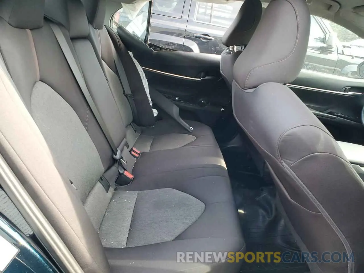 10 Photograph of a damaged car 4T1B11HK7KU237335 TOYOTA CAMRY 2019