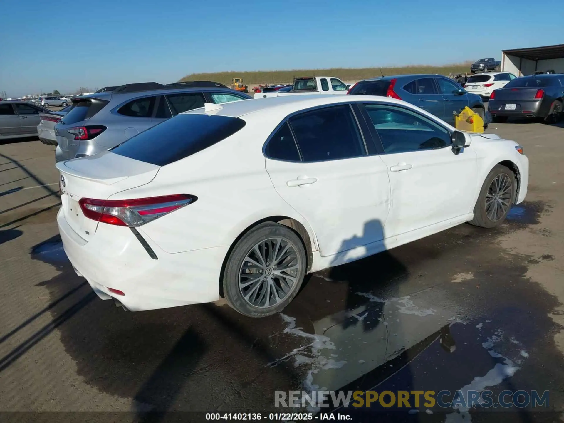 4 Photograph of a damaged car 4T1B11HK7KU239473 TOYOTA CAMRY 2019