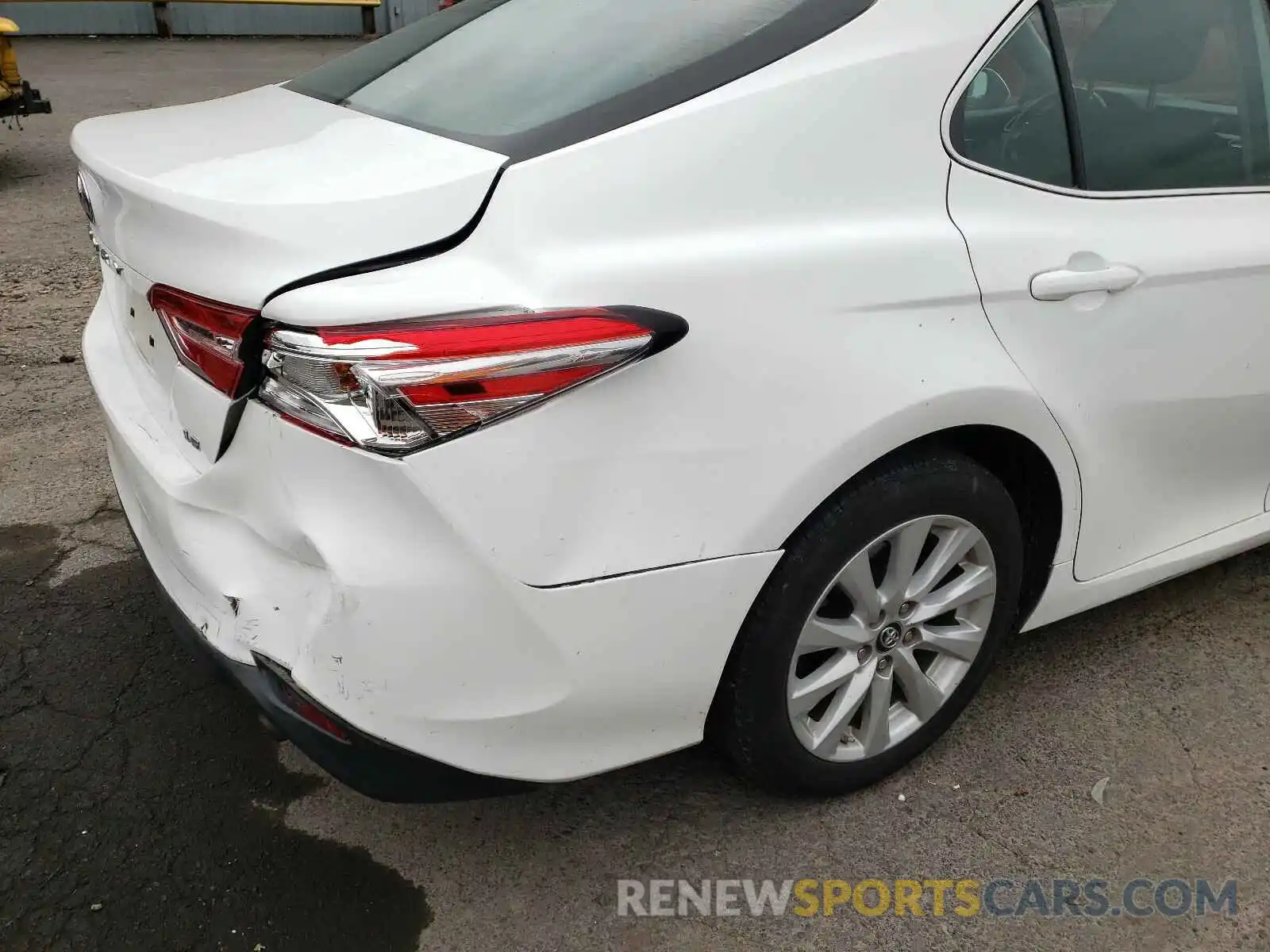 9 Photograph of a damaged car 4T1B11HK7KU243961 TOYOTA CAMRY 2019