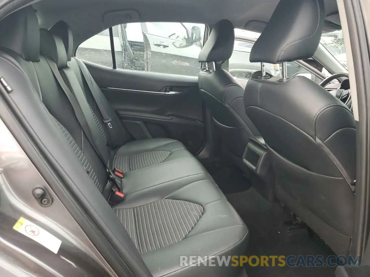 10 Photograph of a damaged car 4T1B11HK7KU248125 TOYOTA CAMRY 2019