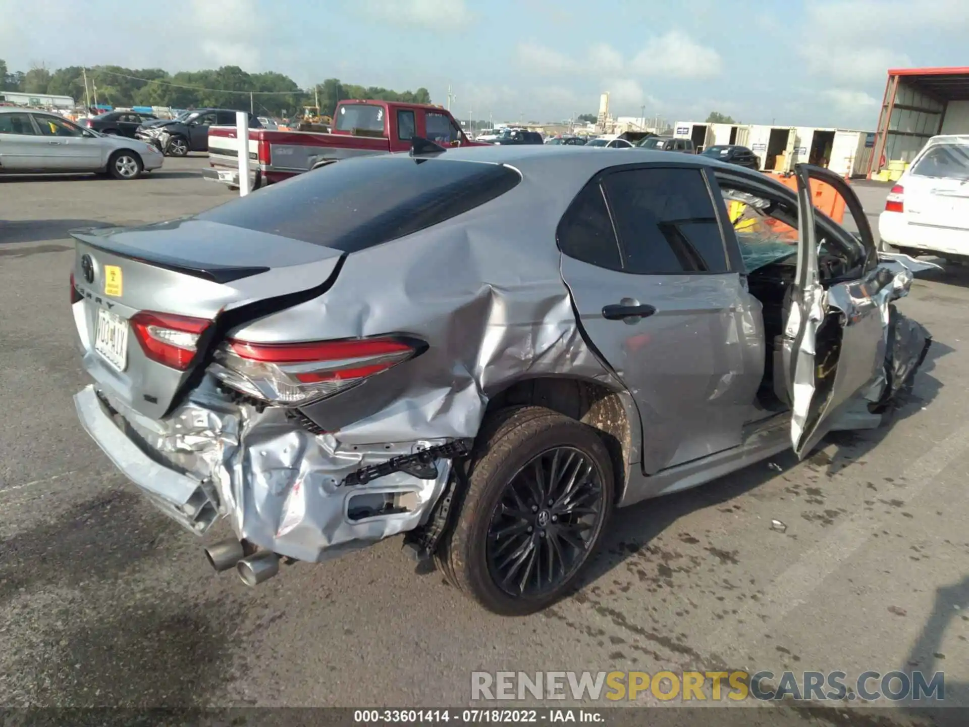 4 Photograph of a damaged car 4T1B11HK7KU251414 TOYOTA CAMRY 2019