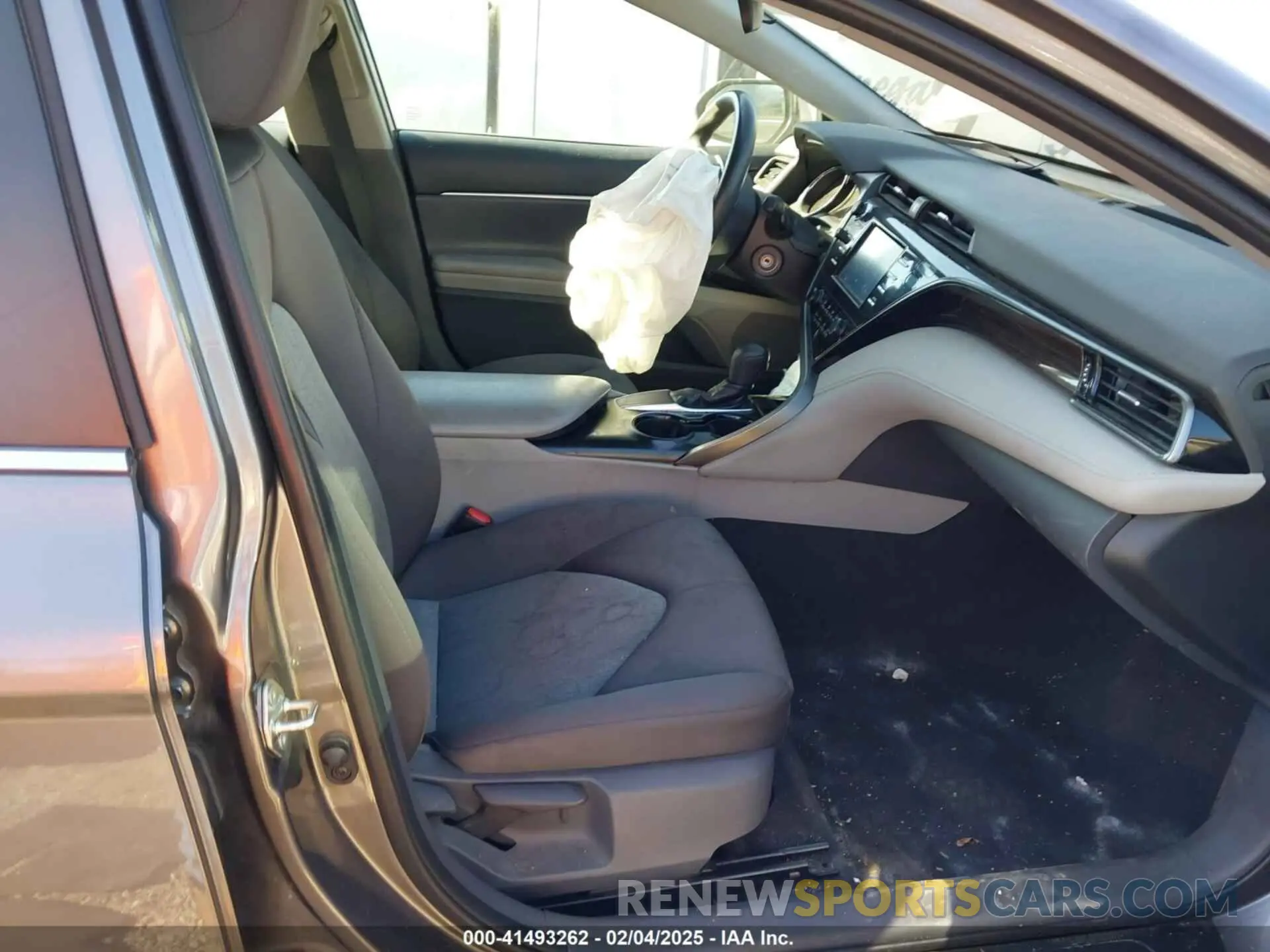 5 Photograph of a damaged car 4T1B11HK7KU260405 TOYOTA CAMRY 2019