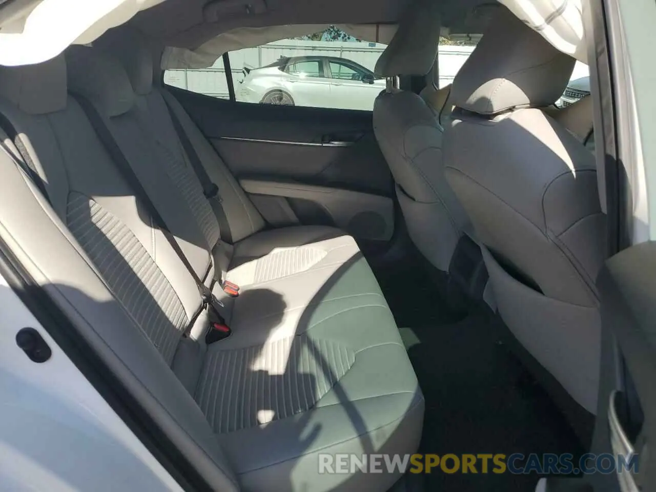 10 Photograph of a damaged car 4T1B11HK7KU265099 TOYOTA CAMRY 2019