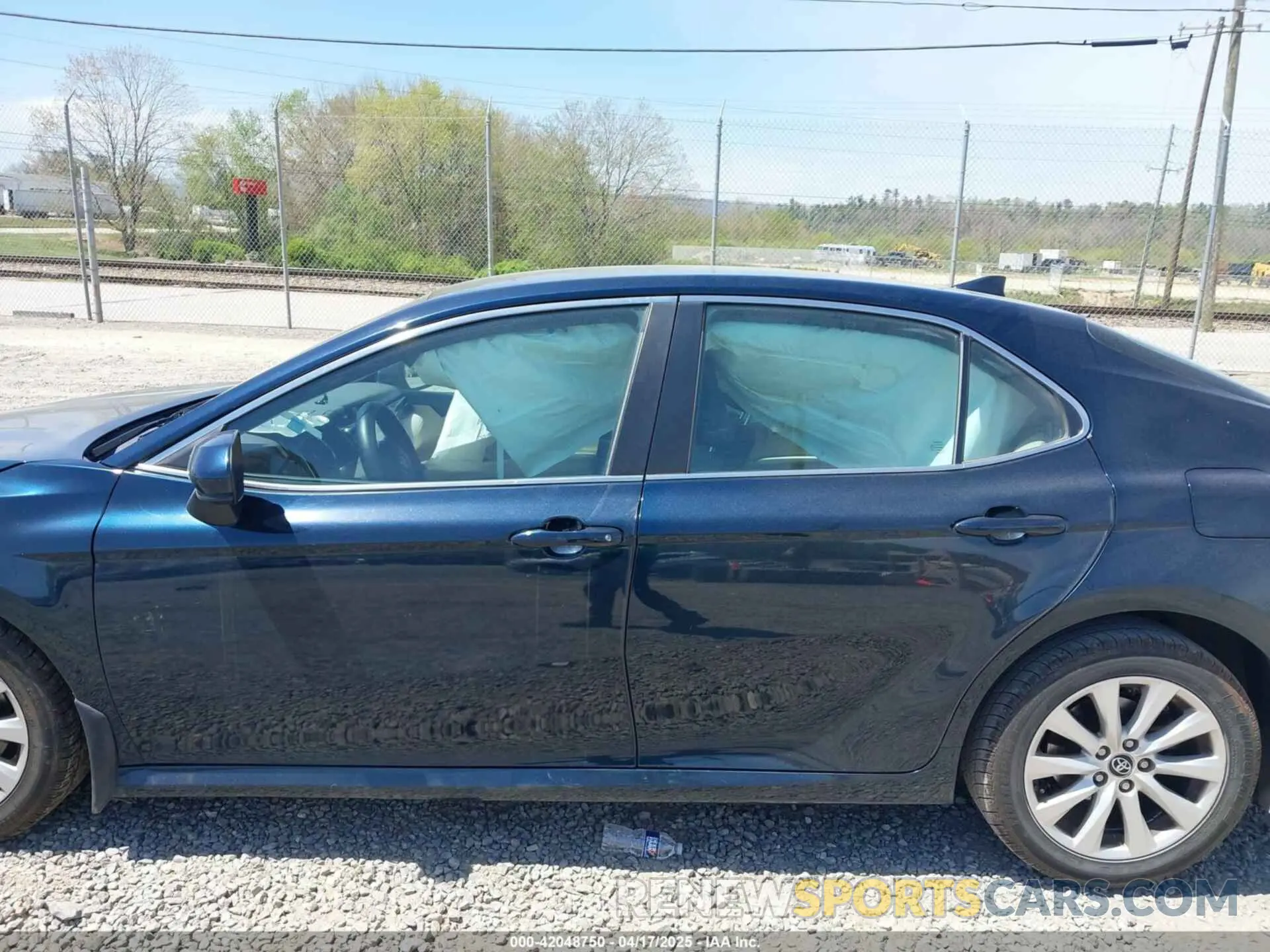 14 Photograph of a damaged car 4T1B11HK7KU269928 TOYOTA CAMRY 2019