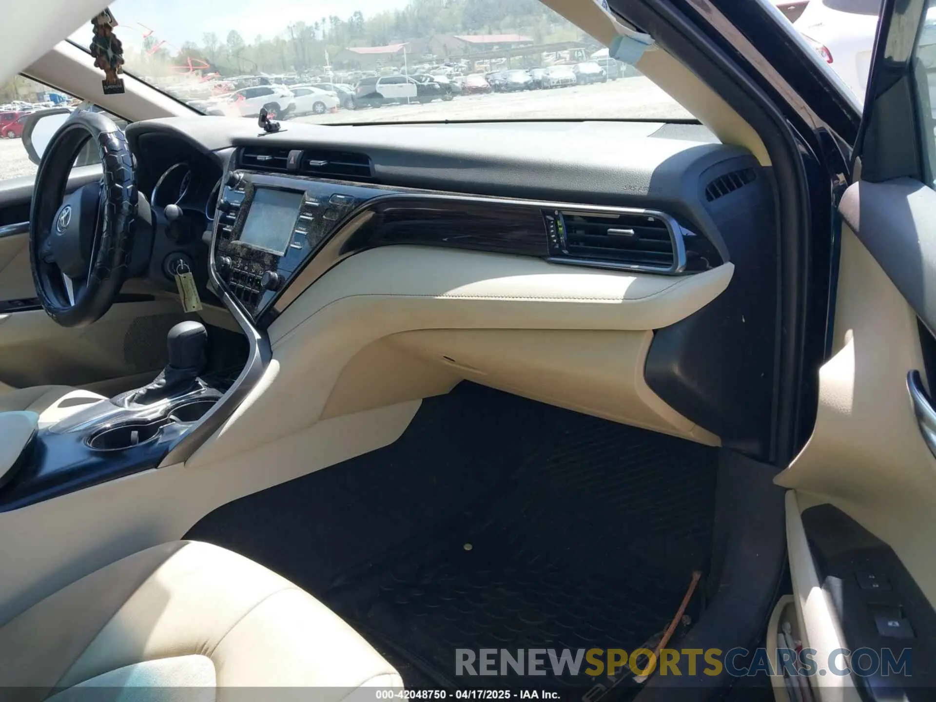 5 Photograph of a damaged car 4T1B11HK7KU269928 TOYOTA CAMRY 2019