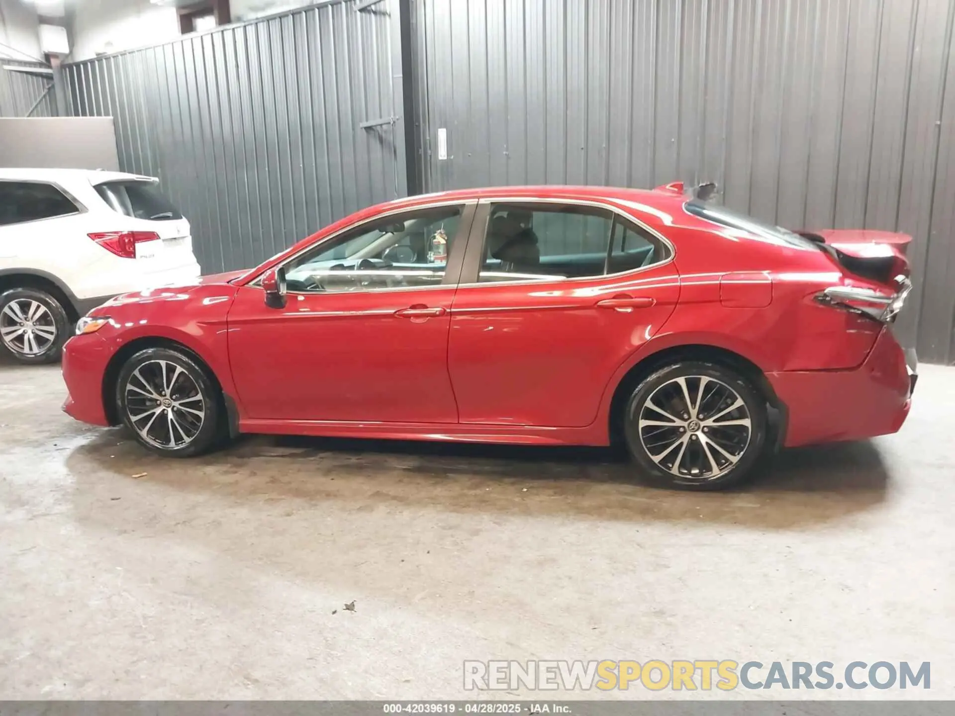 15 Photograph of a damaged car 4T1B11HK7KU271937 TOYOTA CAMRY 2019