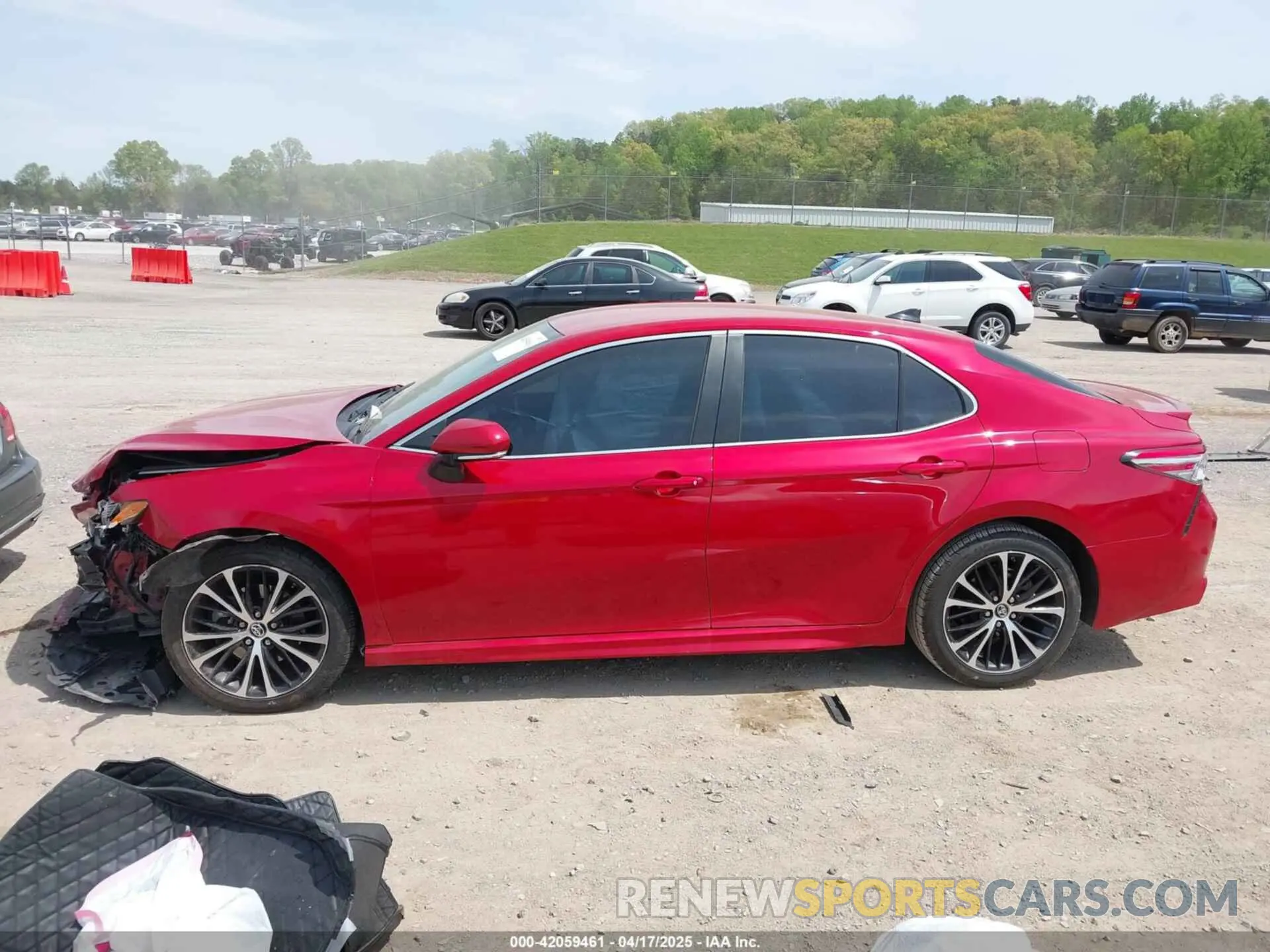 14 Photograph of a damaged car 4T1B11HK7KU273056 TOYOTA CAMRY 2019