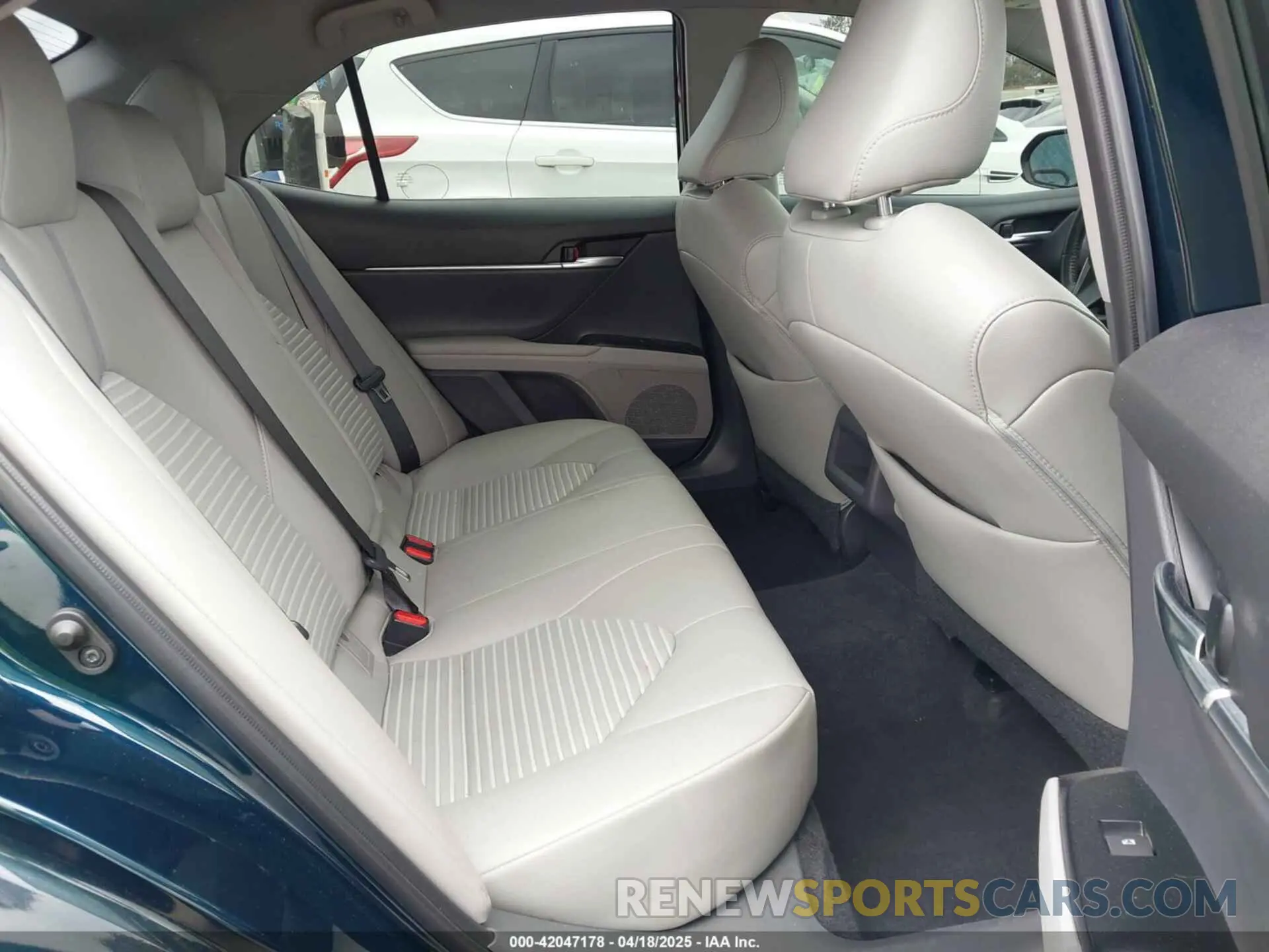 8 Photograph of a damaged car 4T1B11HK7KU282596 TOYOTA CAMRY 2019