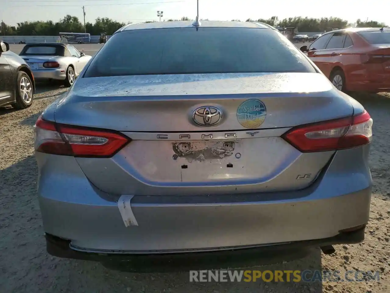 6 Photograph of a damaged car 4T1B11HK7KU286874 TOYOTA CAMRY 2019