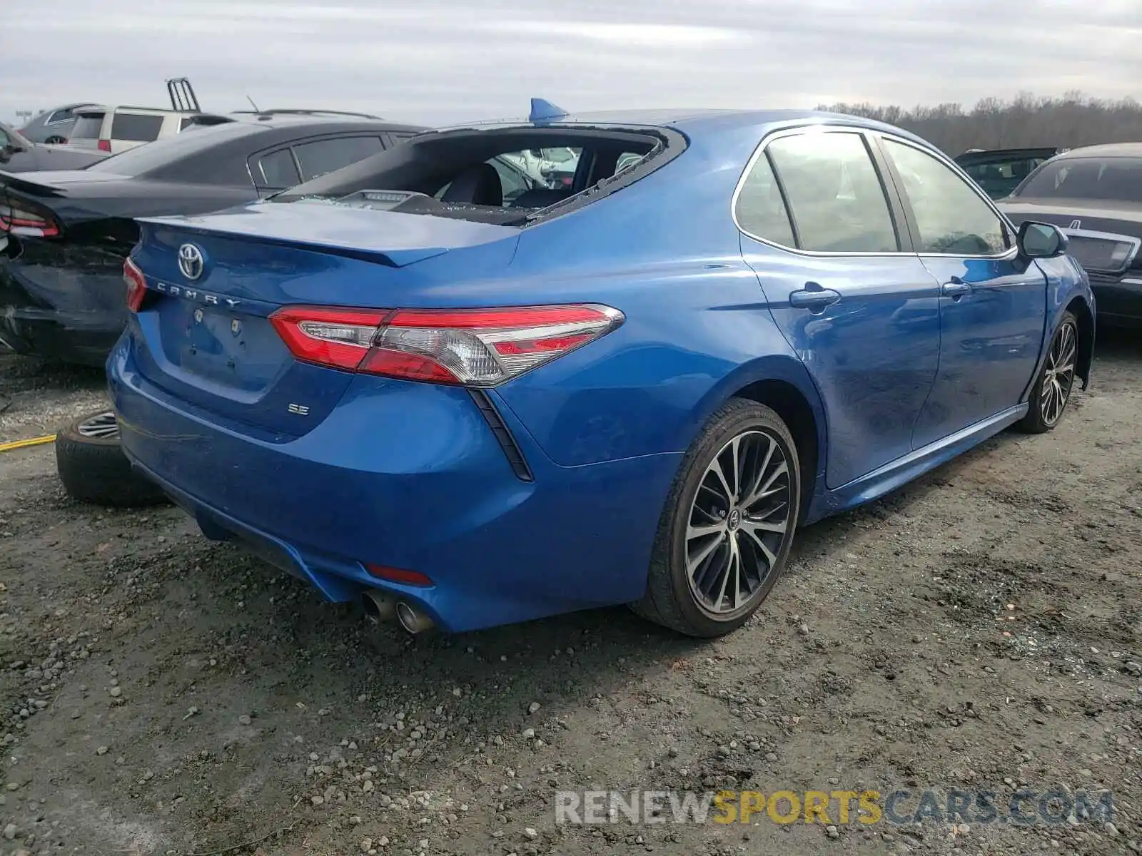 4 Photograph of a damaged car 4T1B11HK7KU295915 TOYOTA CAMRY 2019