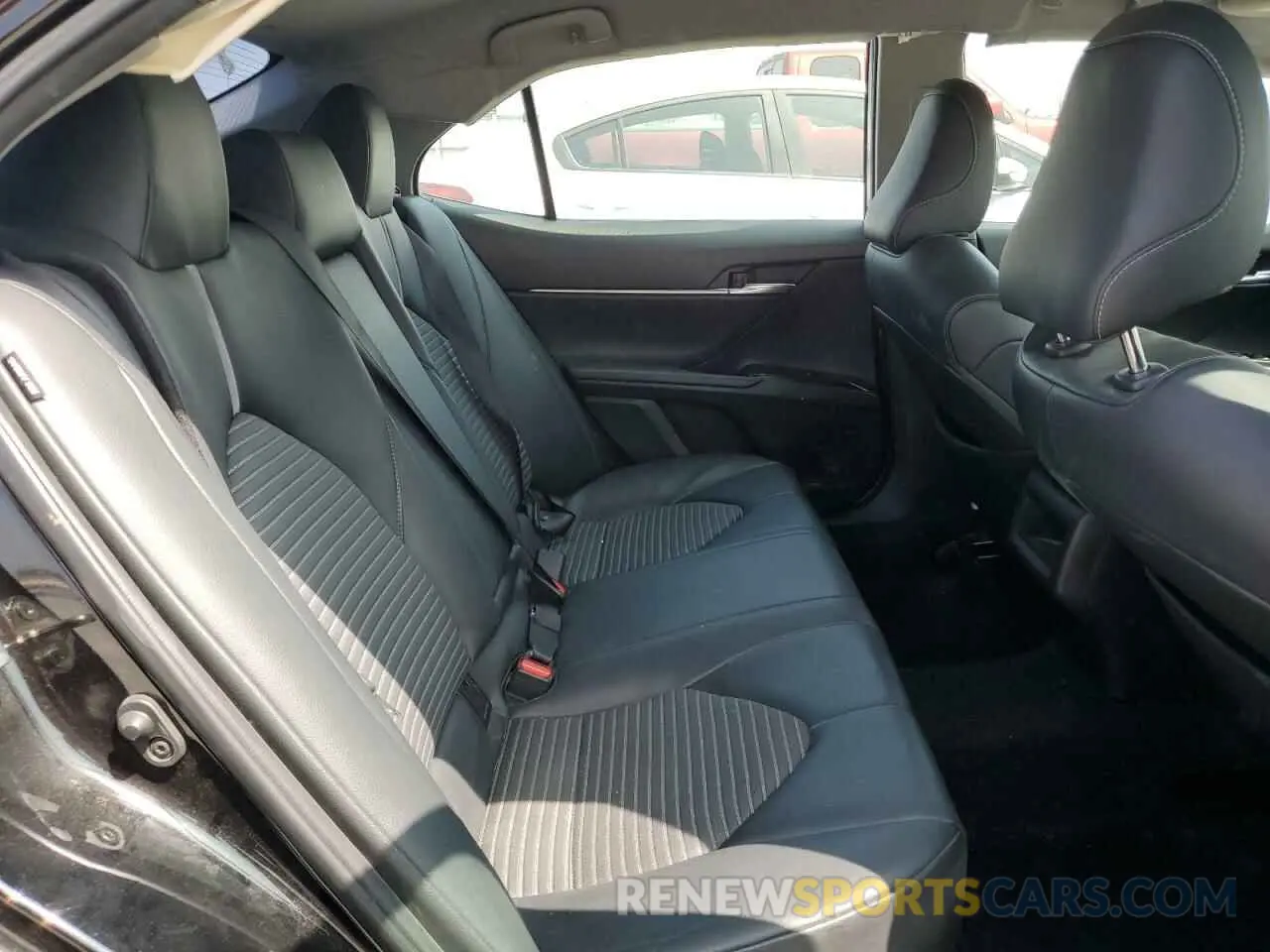 10 Photograph of a damaged car 4T1B11HK7KU297499 TOYOTA CAMRY 2019