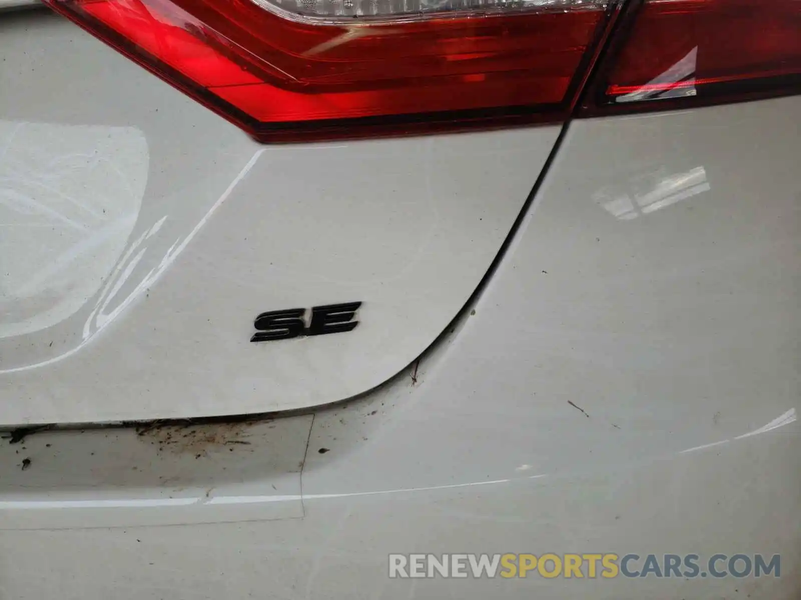 9 Photograph of a damaged car 4T1B11HK7KU298989 TOYOTA CAMRY 2019