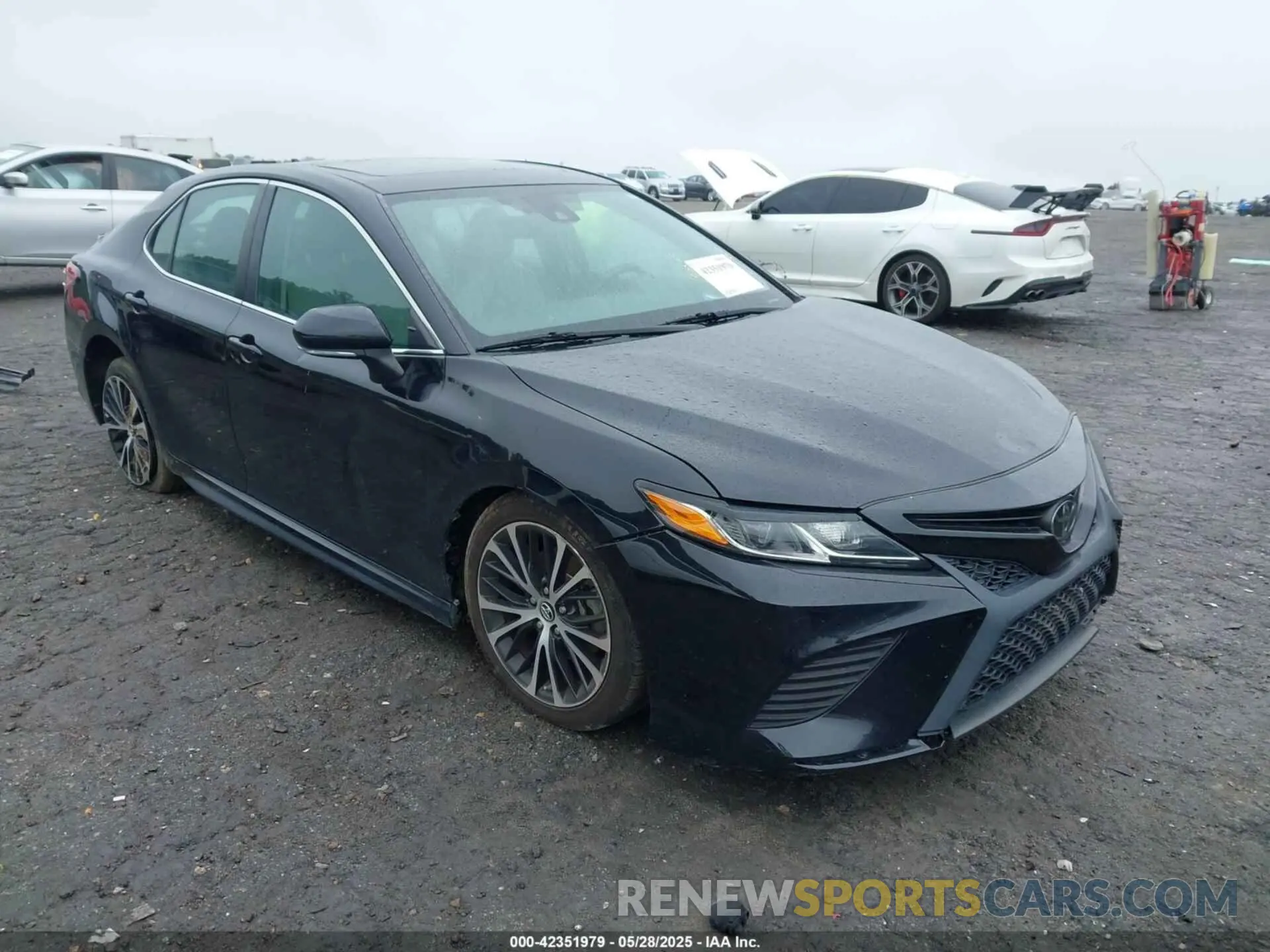 1 Photograph of a damaged car 4T1B11HK7KU681167 TOYOTA CAMRY 2019