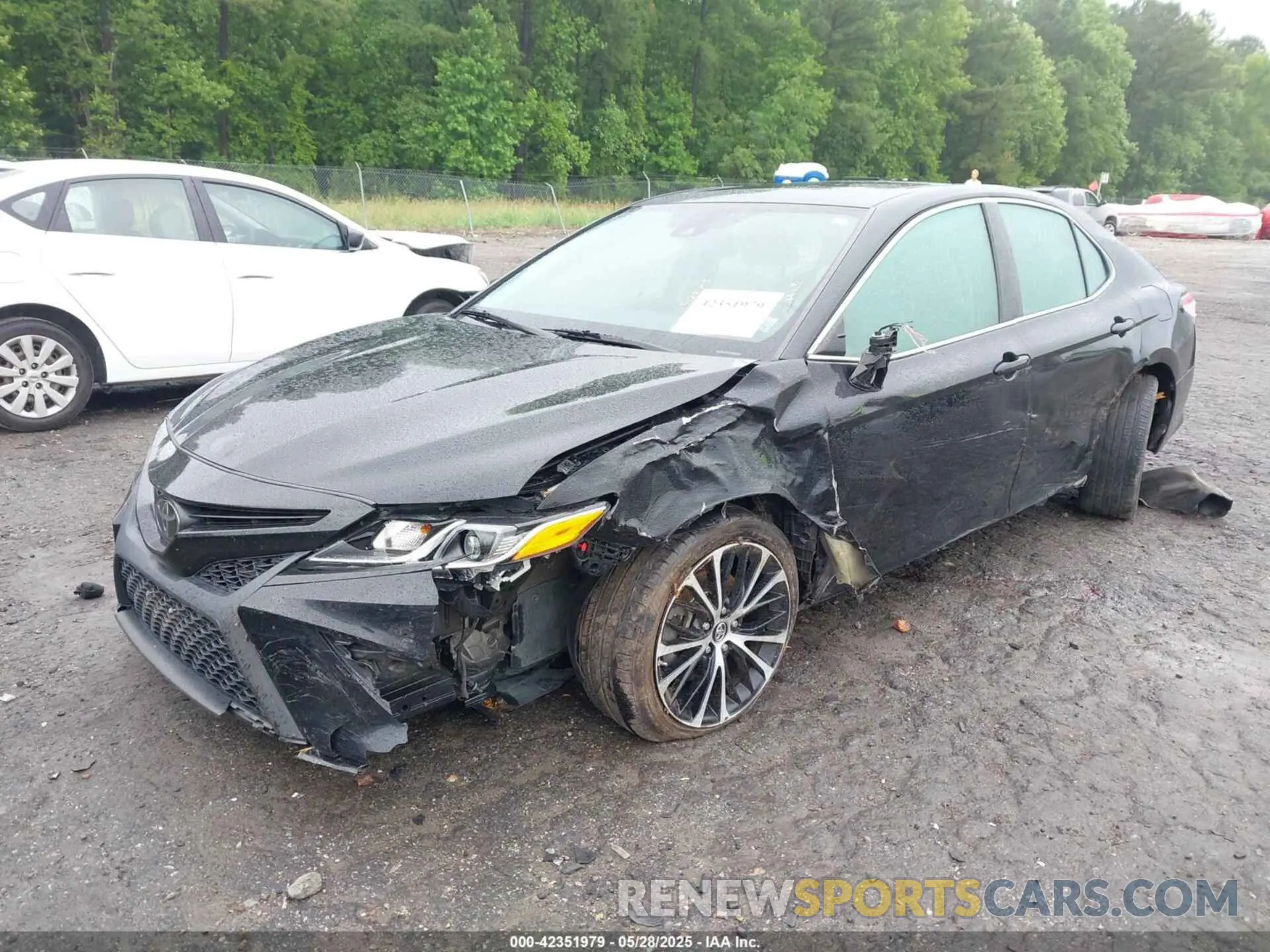 2 Photograph of a damaged car 4T1B11HK7KU681167 TOYOTA CAMRY 2019