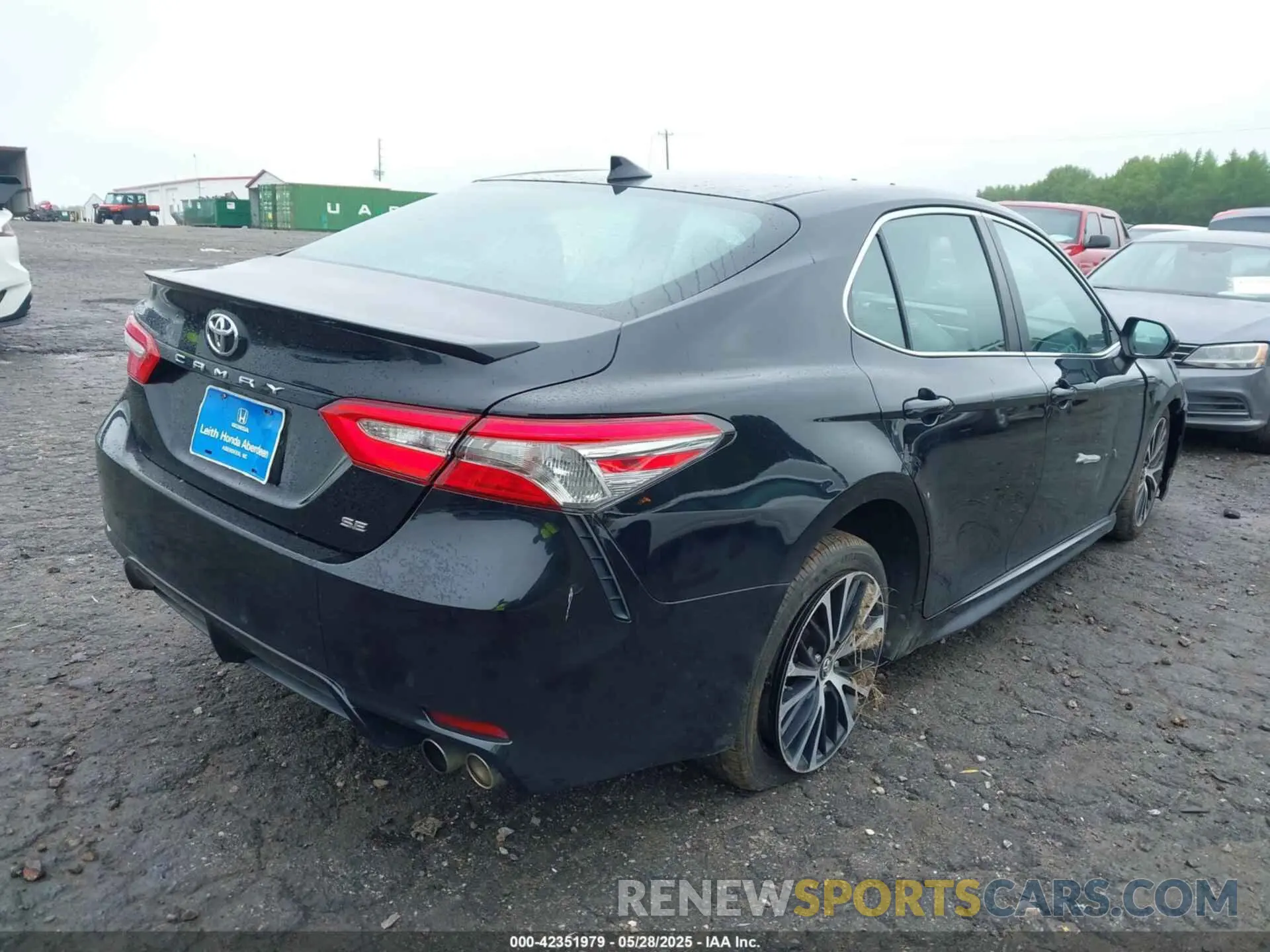 4 Photograph of a damaged car 4T1B11HK7KU681167 TOYOTA CAMRY 2019