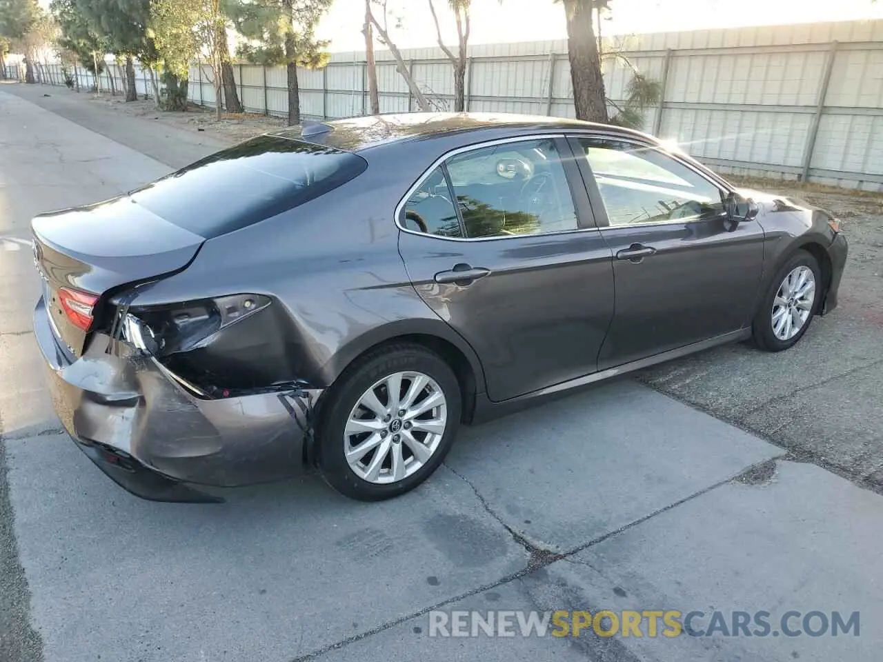 3 Photograph of a damaged car 4T1B11HK7KU683498 TOYOTA CAMRY 2019
