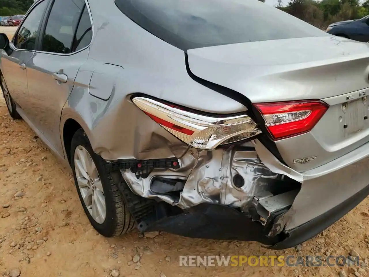 9 Photograph of a damaged car 4T1B11HK7KU685283 TOYOTA CAMRY 2019