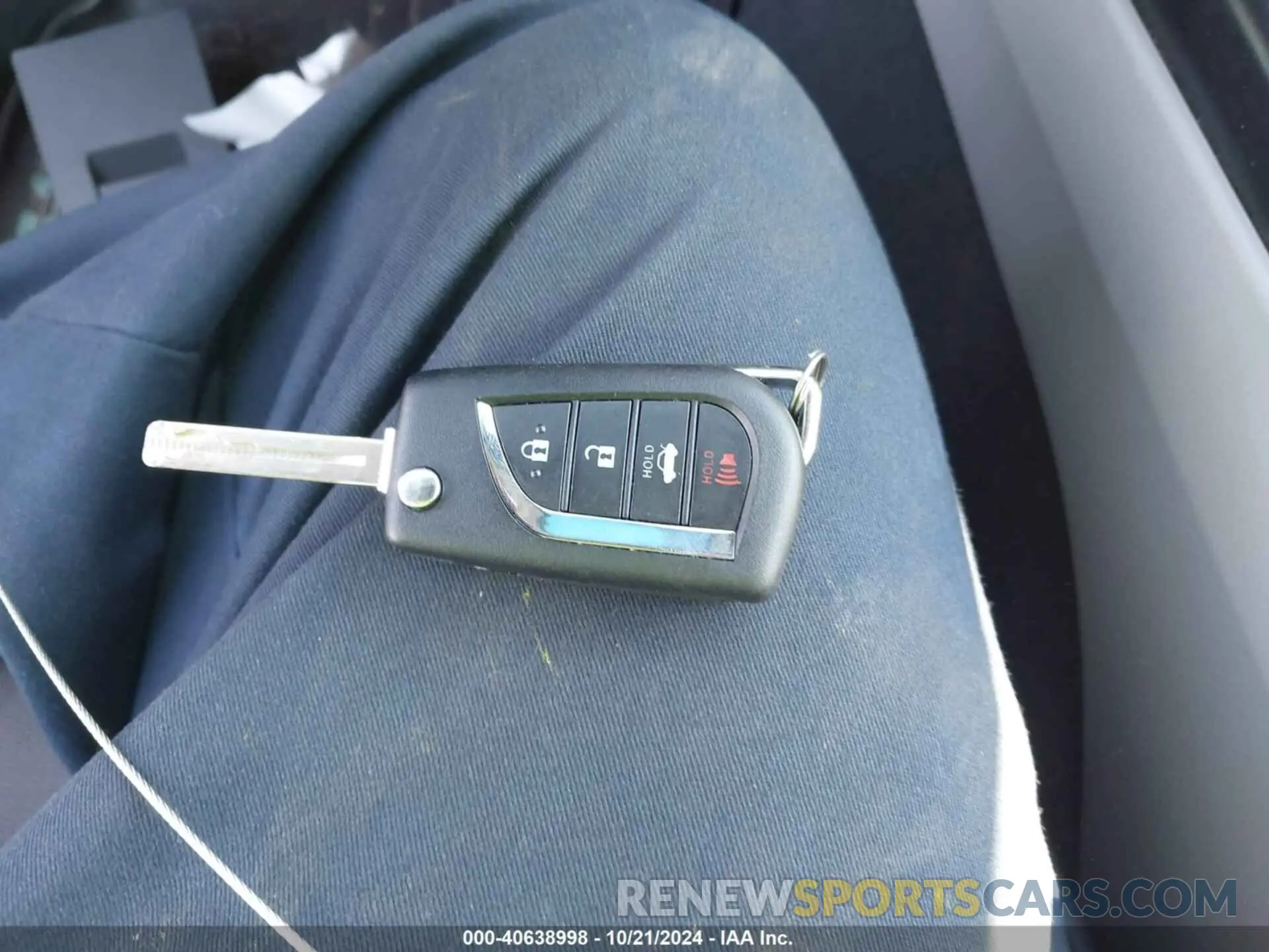 11 Photograph of a damaged car 4T1B11HK7KU685414 TOYOTA CAMRY 2019
