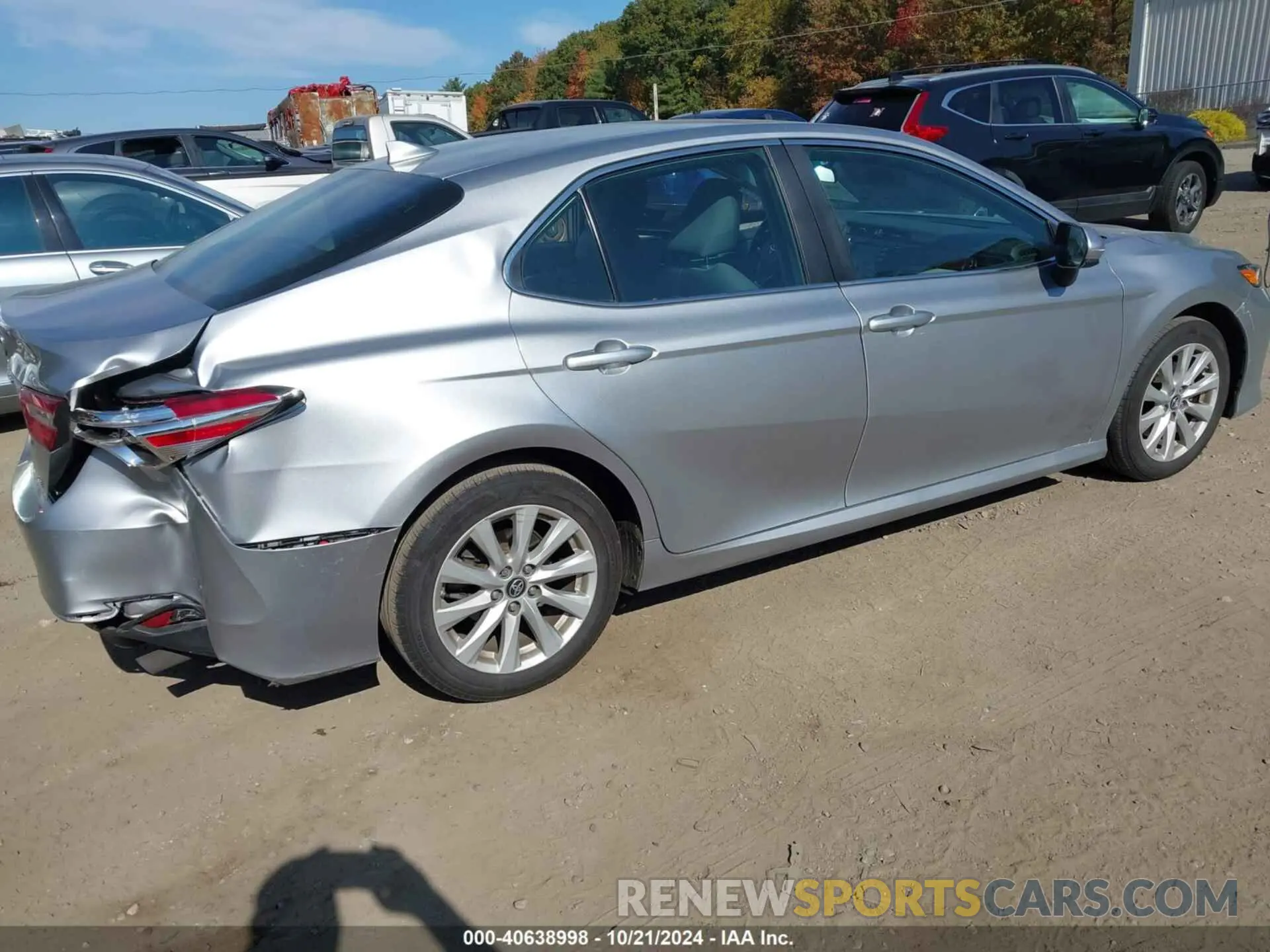 4 Photograph of a damaged car 4T1B11HK7KU685414 TOYOTA CAMRY 2019