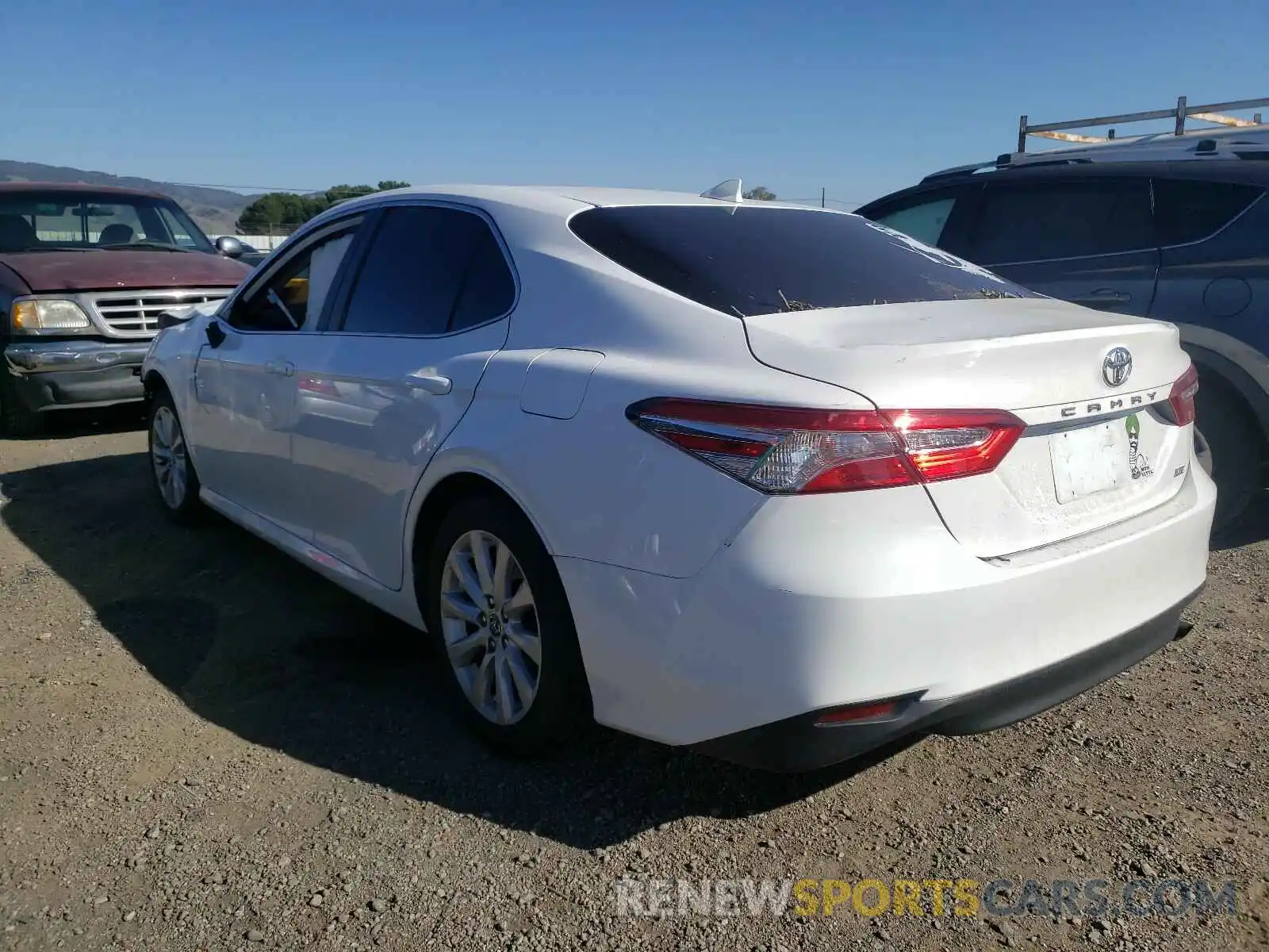 3 Photograph of a damaged car 4T1B11HK7KU688295 TOYOTA CAMRY 2019