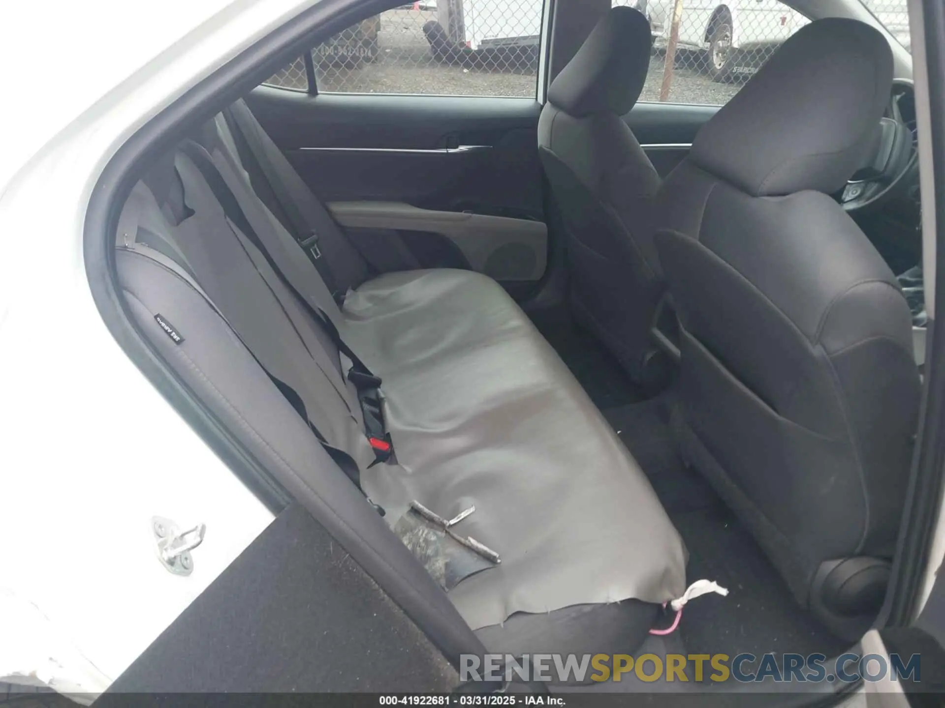 8 Photograph of a damaged car 4T1B11HK7KU689737 TOYOTA CAMRY 2019