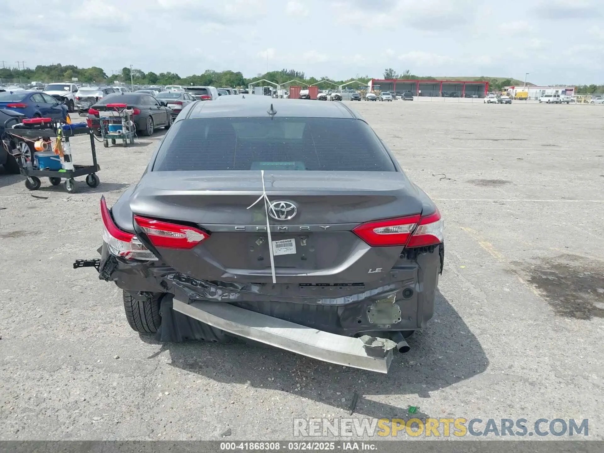 17 Photograph of a damaged car 4T1B11HK7KU689740 TOYOTA CAMRY 2019
