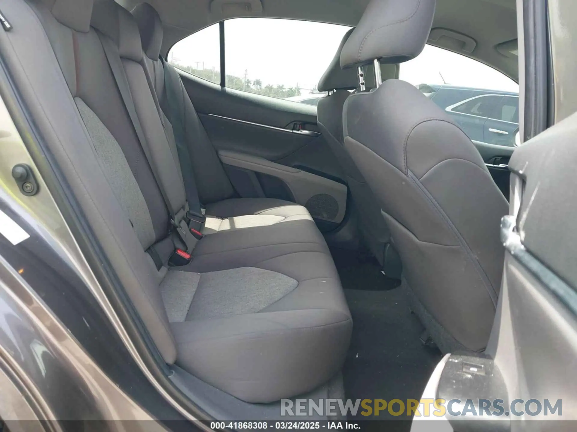 8 Photograph of a damaged car 4T1B11HK7KU689740 TOYOTA CAMRY 2019