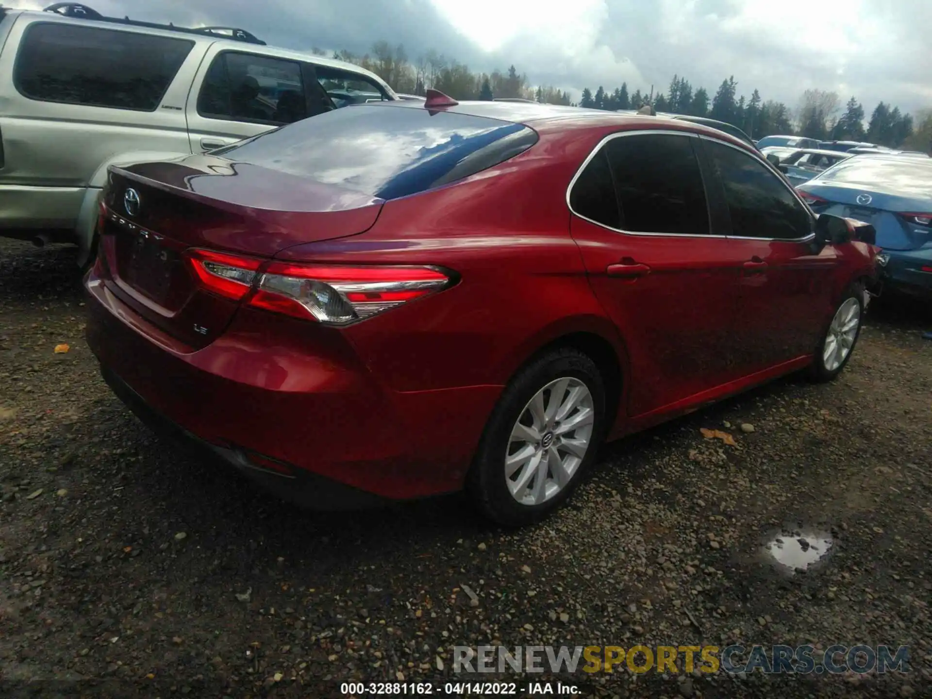 4 Photograph of a damaged car 4T1B11HK7KU690287 TOYOTA CAMRY 2019