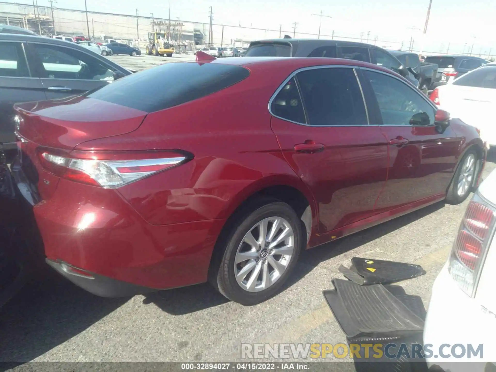 4 Photograph of a damaged car 4T1B11HK7KU694131 TOYOTA CAMRY 2019