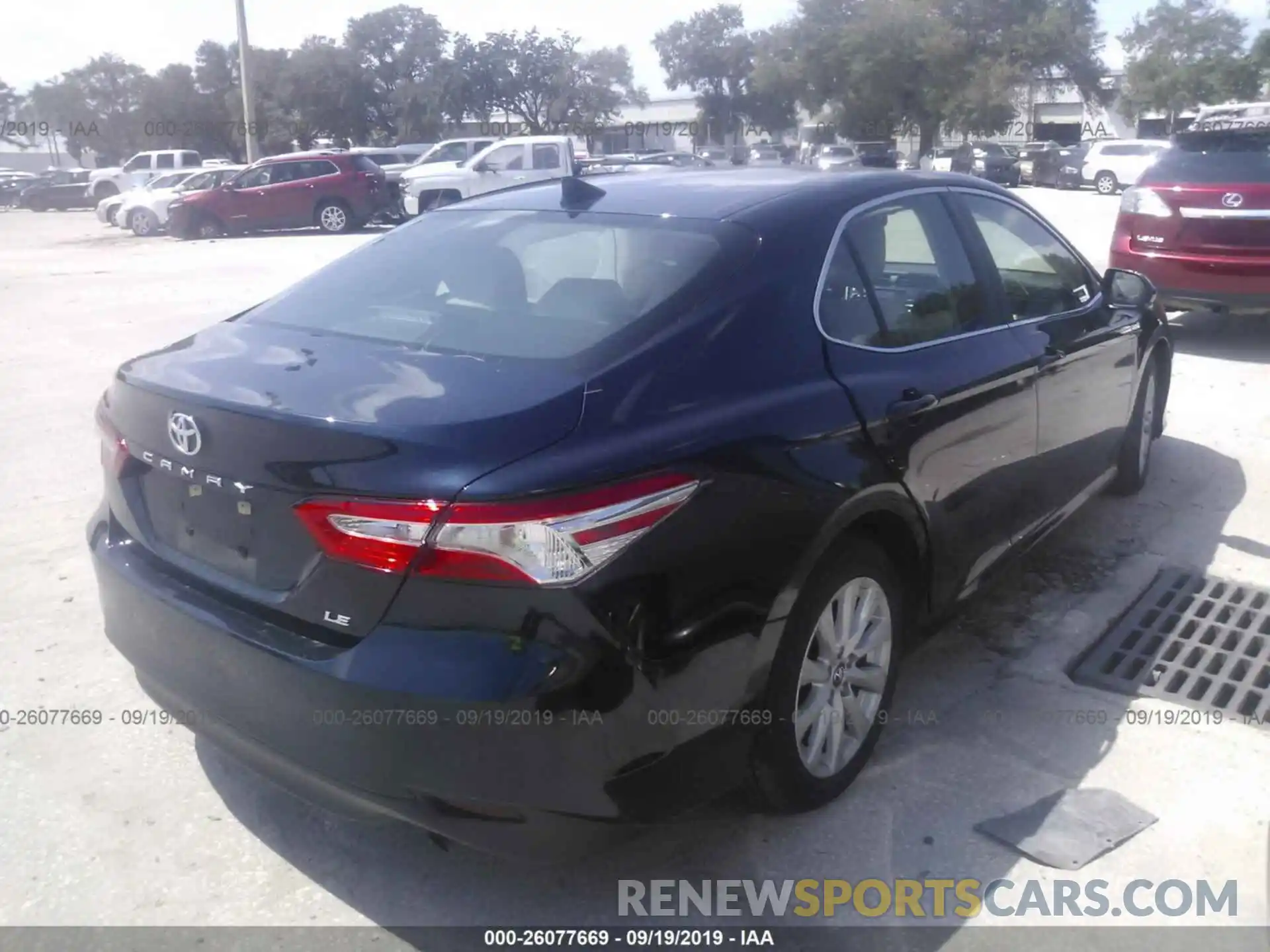 4 Photograph of a damaged car 4T1B11HK7KU697997 TOYOTA CAMRY 2019