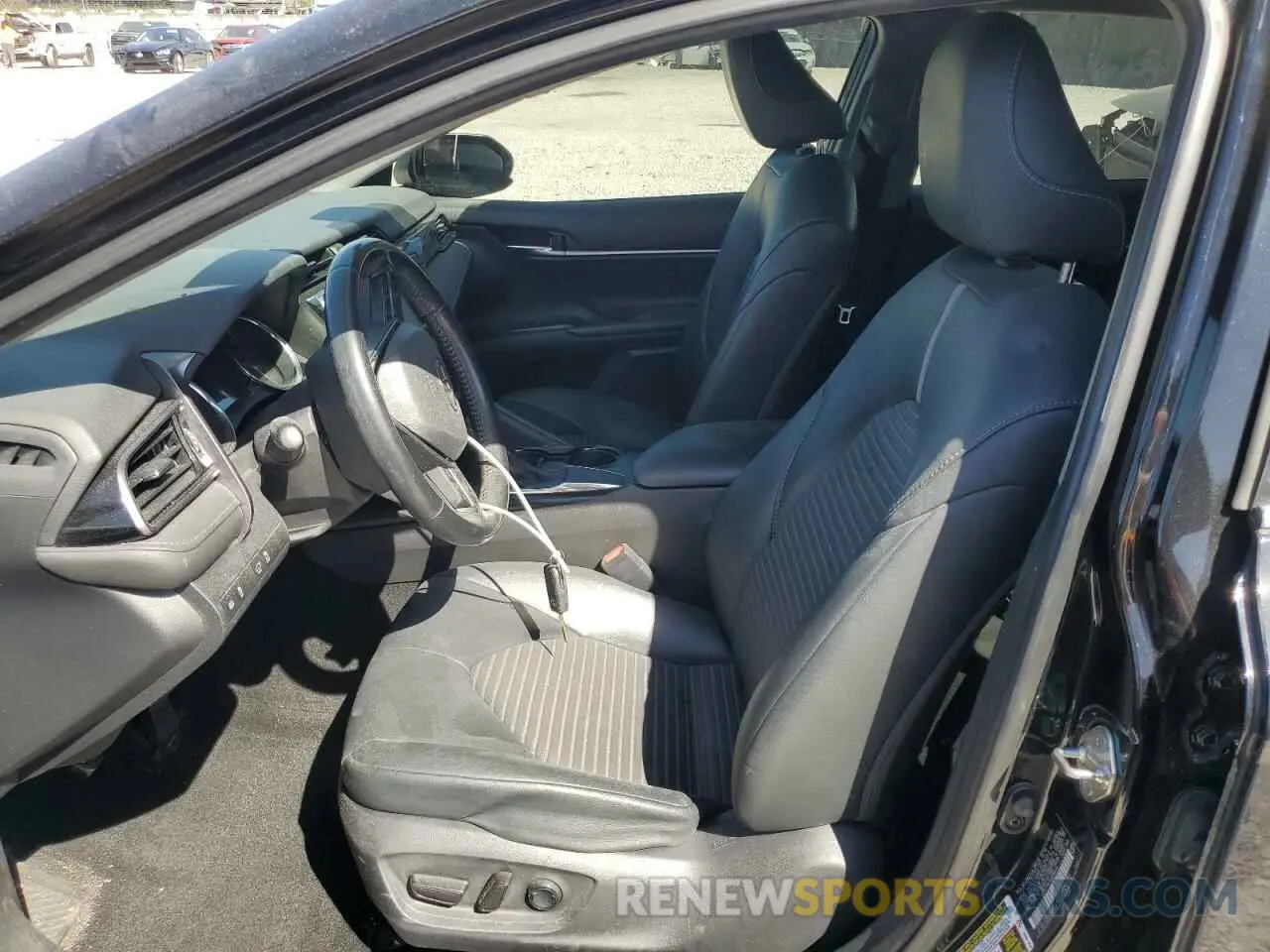 7 Photograph of a damaged car 4T1B11HK7KU698440 TOYOTA CAMRY 2019