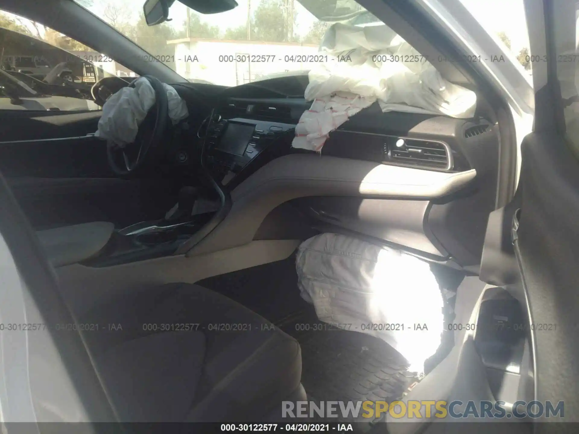 5 Photograph of a damaged car 4T1B11HK7KU699135 TOYOTA CAMRY 2019