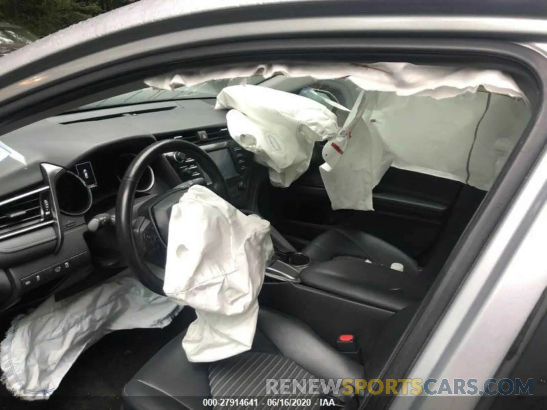 4 Photograph of a damaged car 4T1B11HK7KU700283 TOYOTA CAMRY 2019